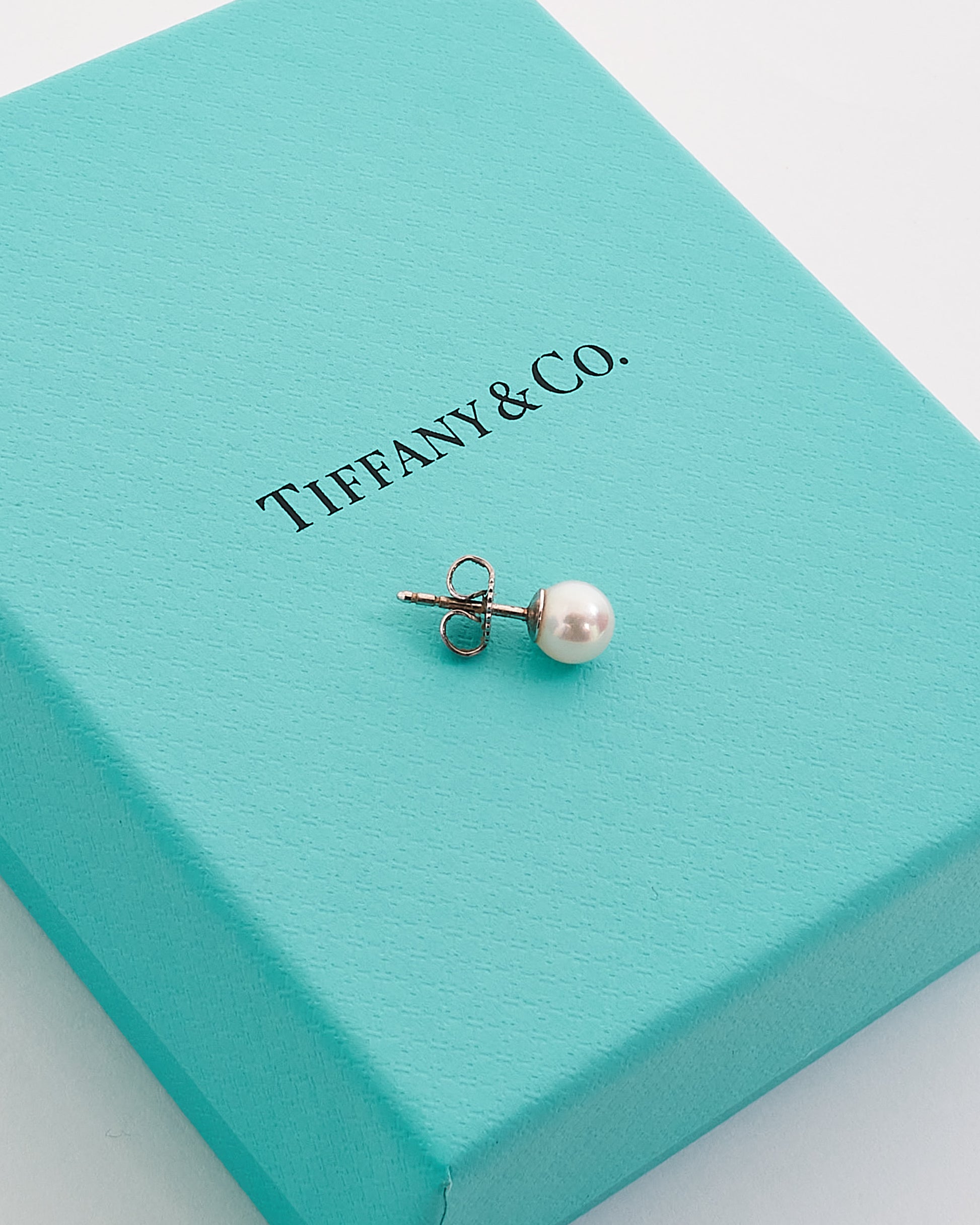Explore a Tiffany Signature Pearl Earrings Authenticated