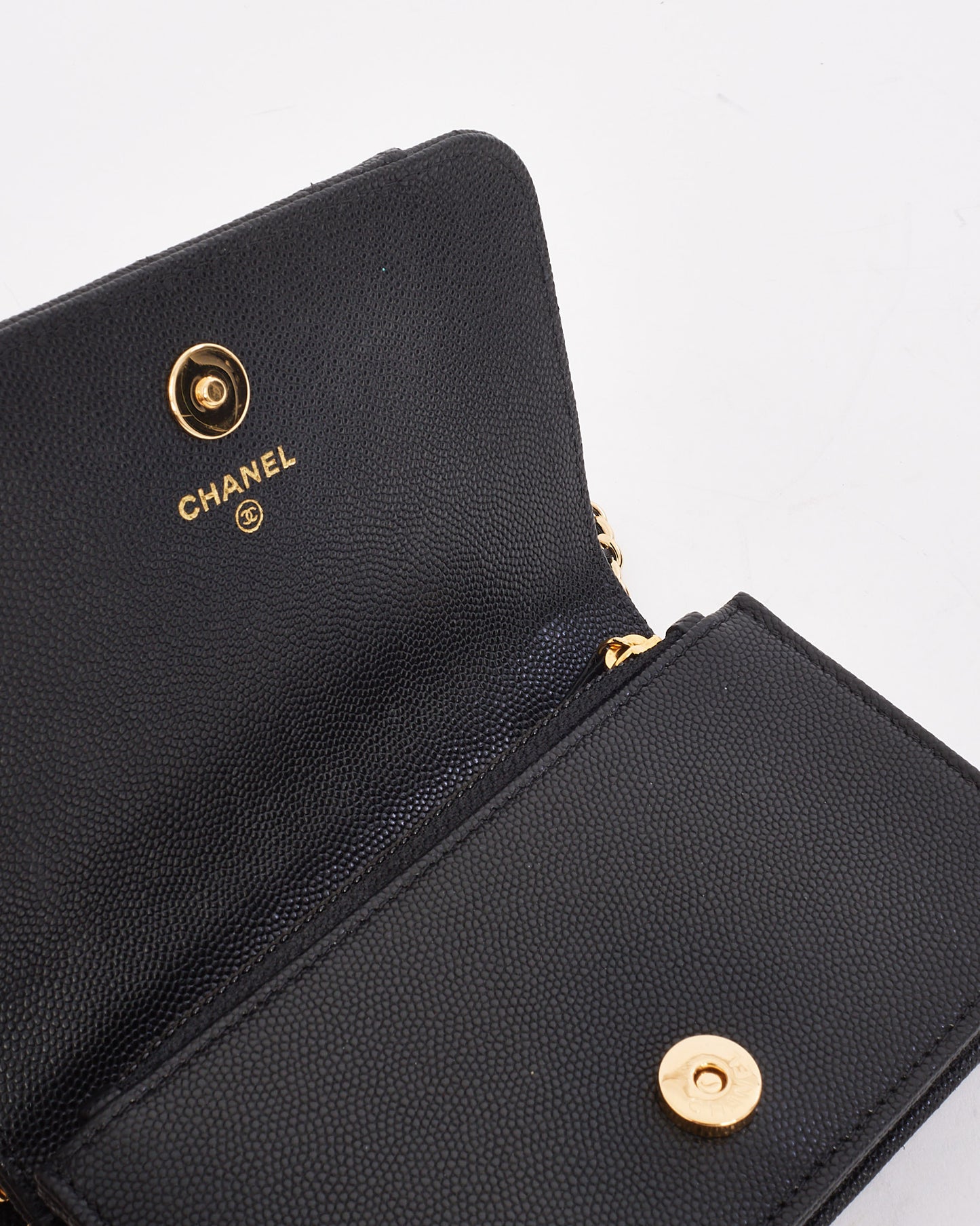 Pochette double poche en cuir caviar noir Chanel avec chaîne GHW