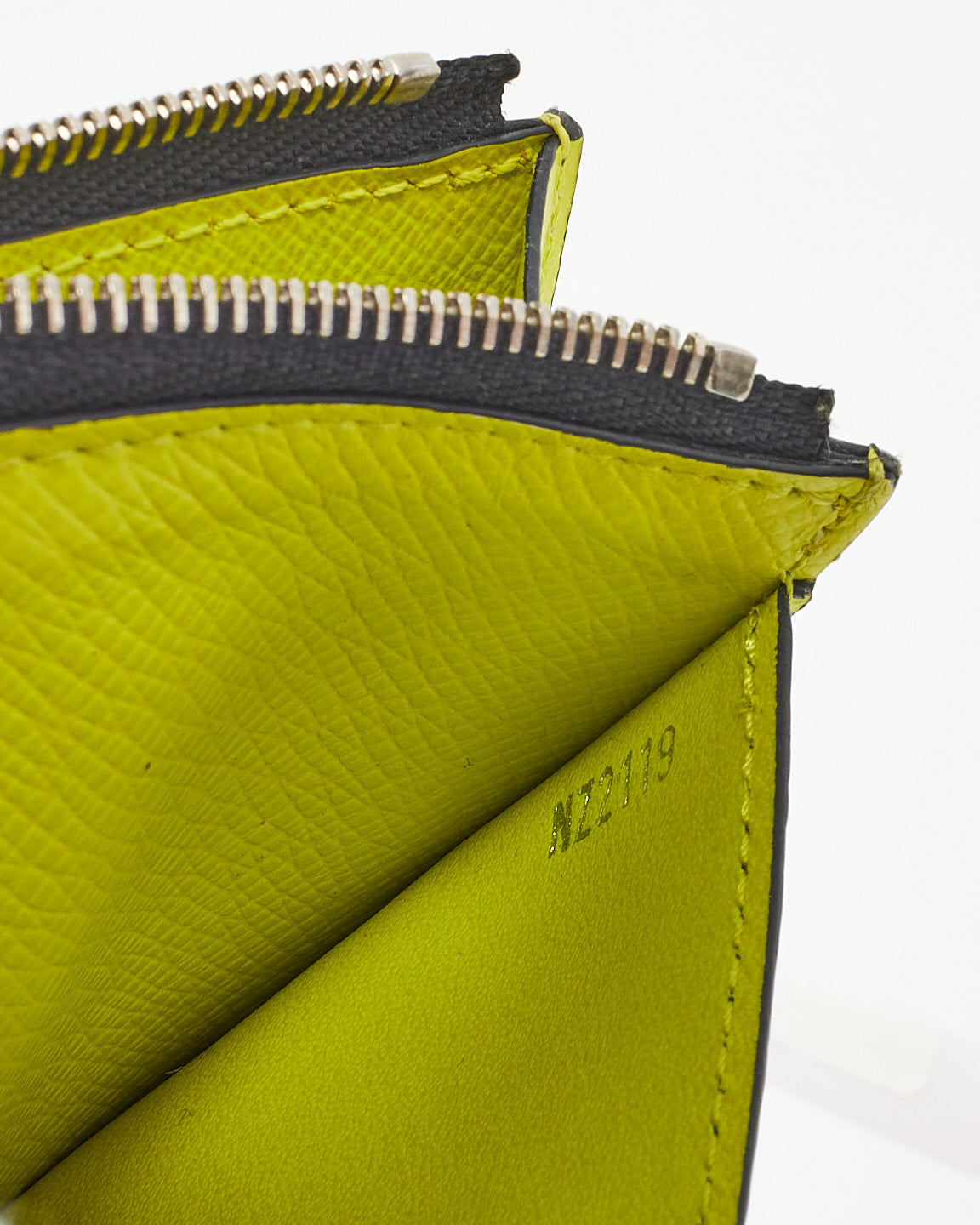 Porte-cartes Zippy en toile et cuir monogramme jaune fluo Louis Vuitton