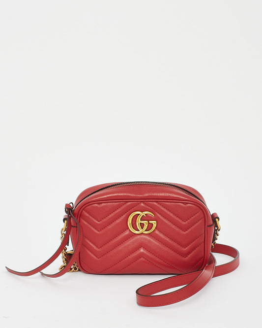 Mini sac pour appareil photo Marmont en cuir matelassé rouge Gucci