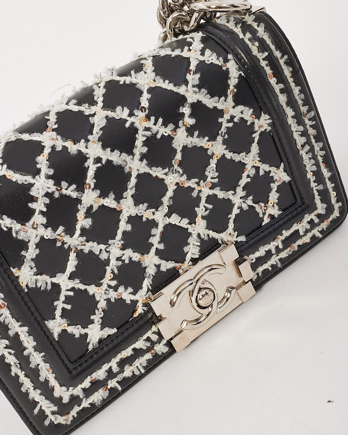 Sac petit garçon en tweed Quilt en cuir d'agneau noir édition spéciale Chanel