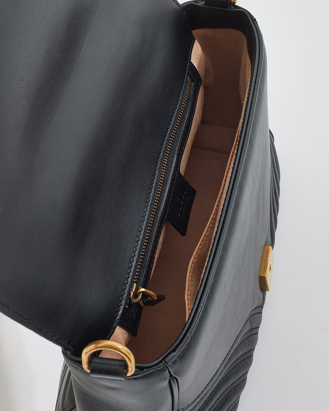 Petit sac à poignée supérieure GG Marmont en cuir matelssé noir Gucci