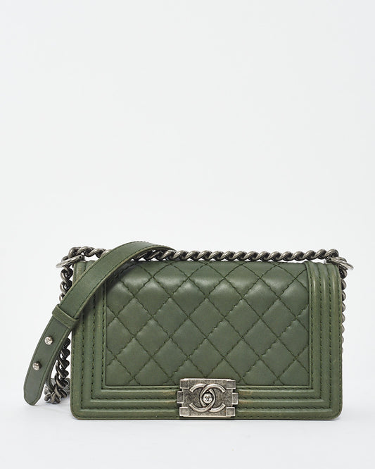Sac Chanel Old Medium Boy en cuir matelassé vert foncé