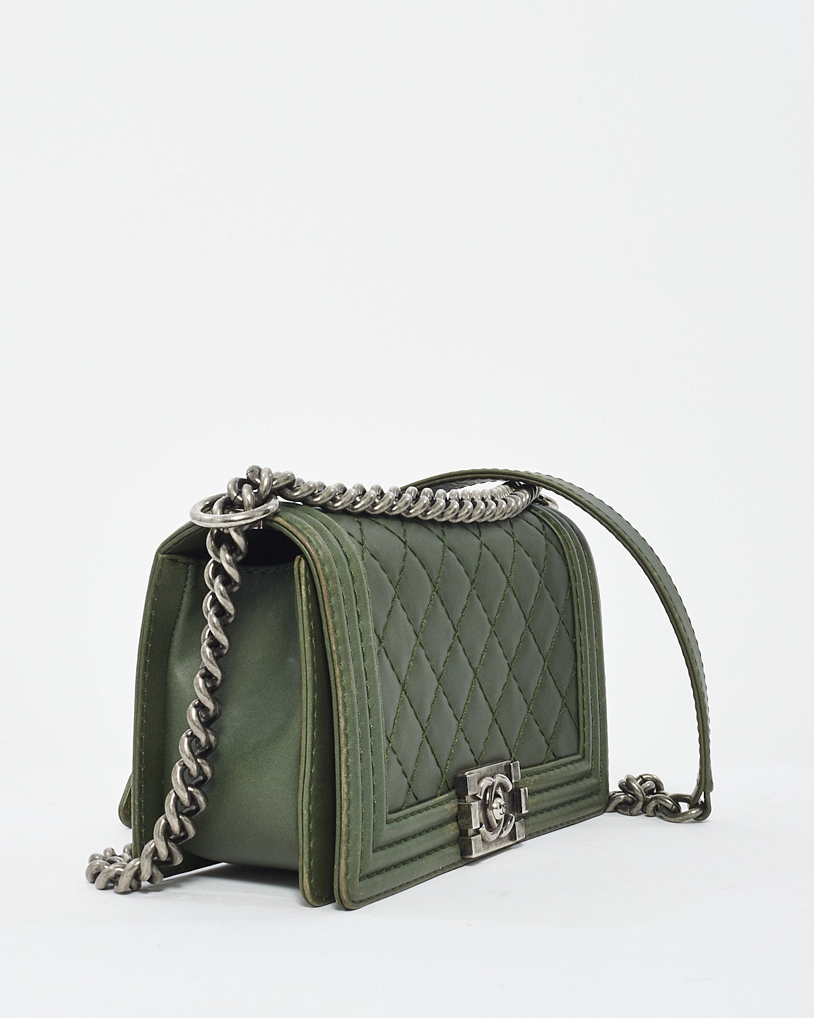 Sac Chanel Old Medium Boy en cuir matelassé vert foncé