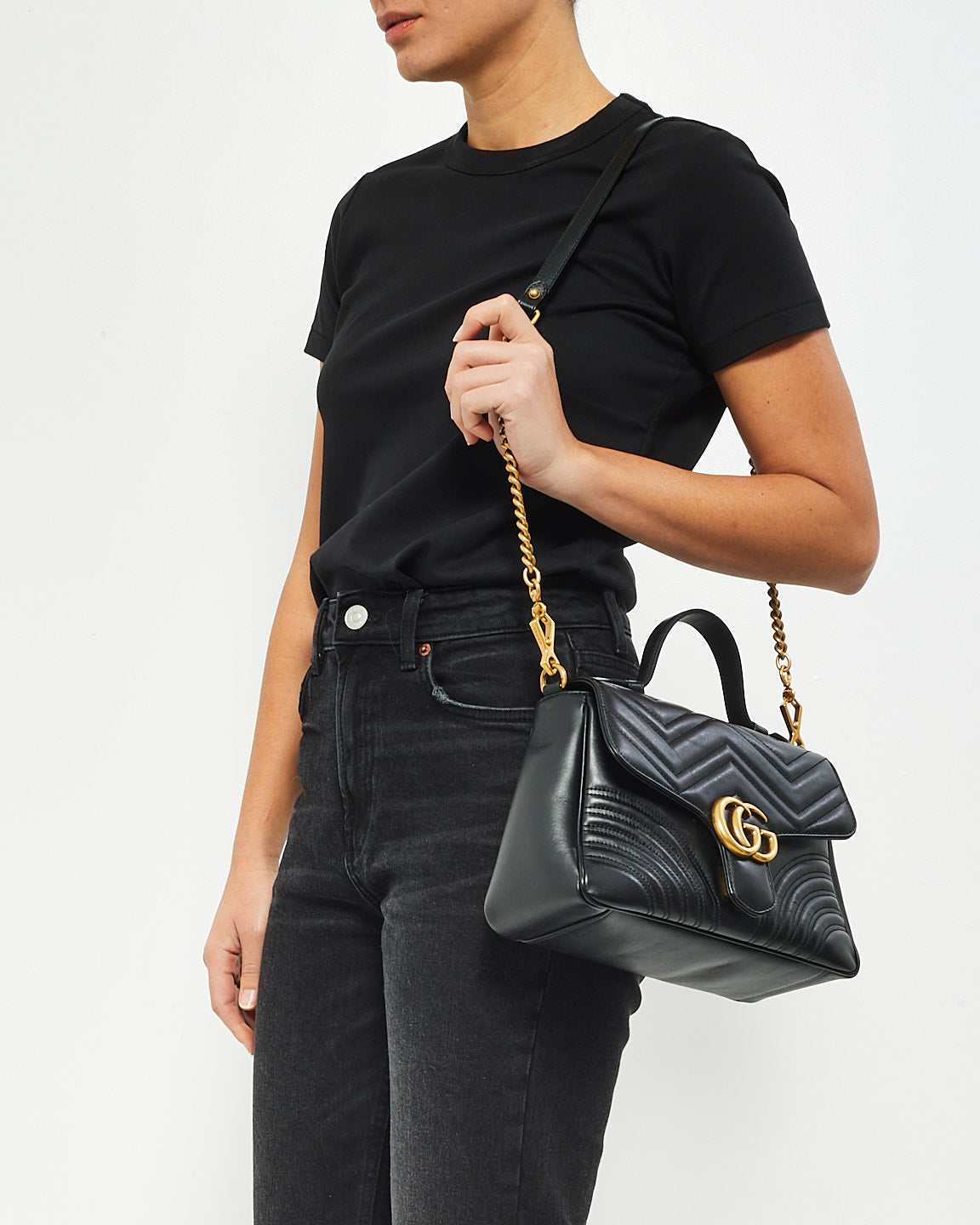 Petit sac à poignée supérieure GG Marmont en cuir matelssé noir Gucci