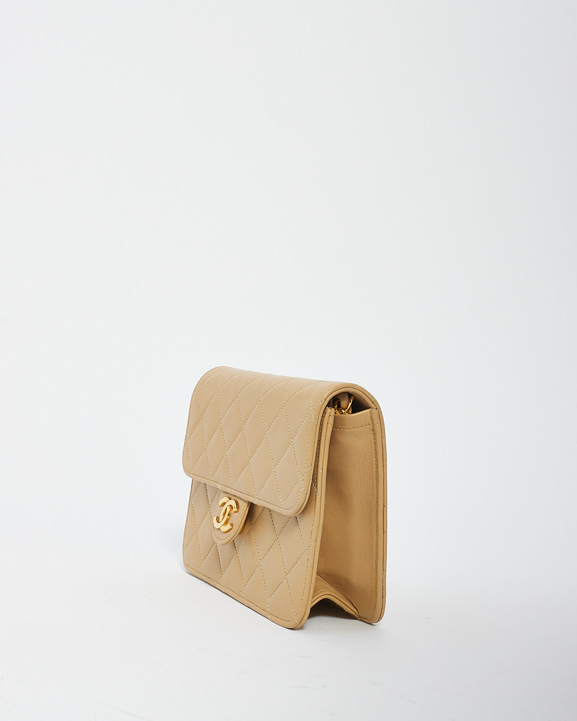 Chanel Vintage en cuir d'agneau beige matelassé en or 24 carats petit sac carré à chaîne à rabat unique