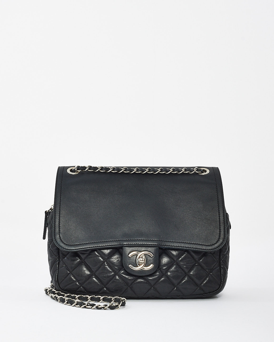 Sac à bandoulière facile à fermeture éclair en cuir matelassé noir Chanel avec SHW