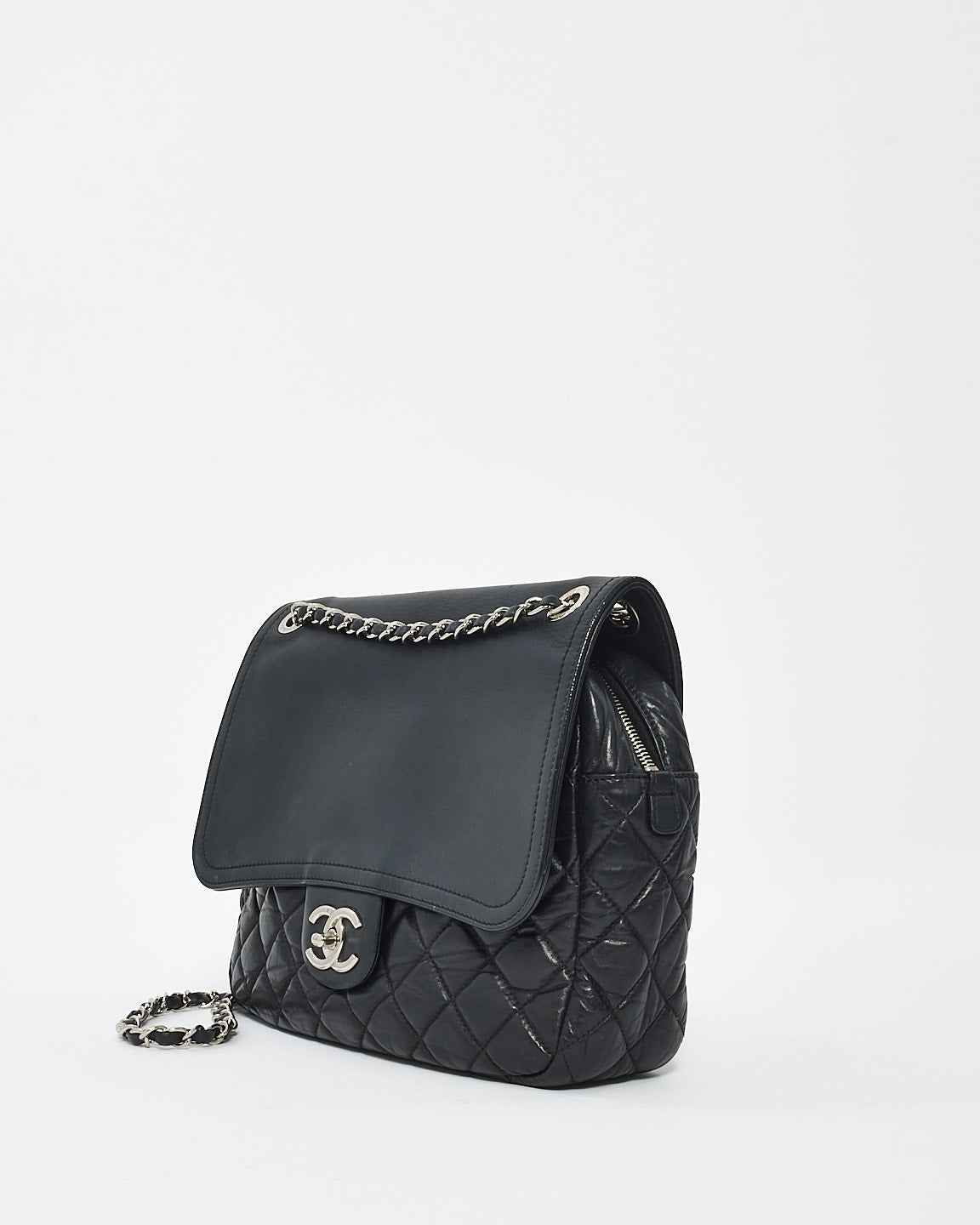 Sac à bandoulière facile à fermeture éclair en cuir matelassé noir Chanel avec SHW