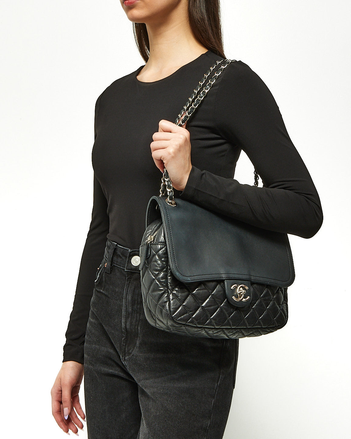 Sac à bandoulière facile à fermeture éclair en cuir matelassé noir Chanel avec SHW