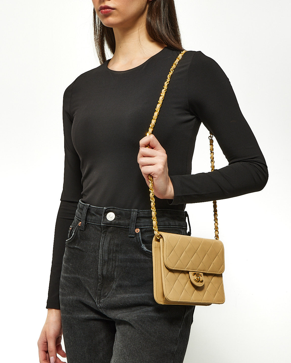 Chanel Vintage en cuir d'agneau beige matelassé en or 24 carats petit sac carré à chaîne à rabat unique