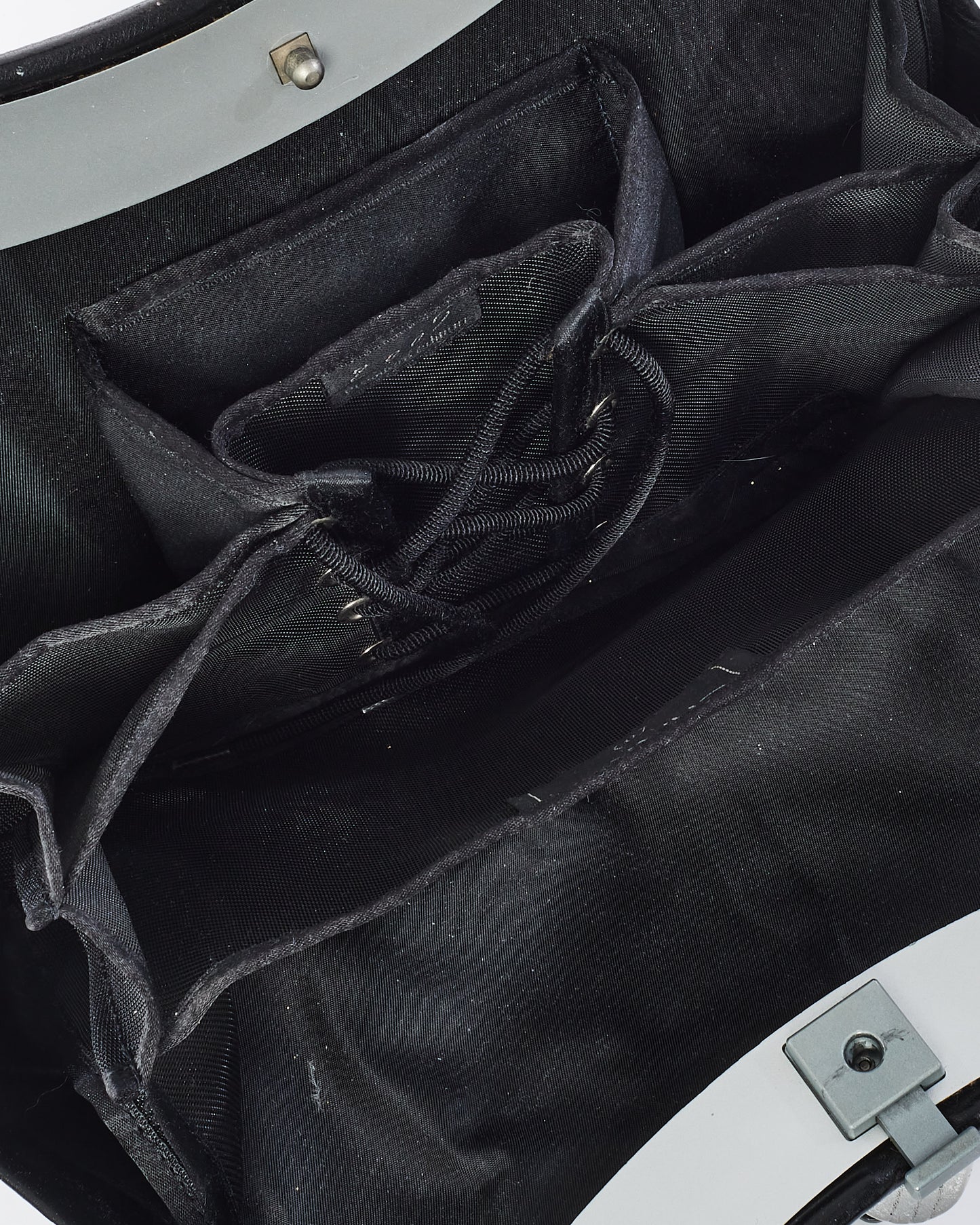 Sac bout à bout Millenium en cuir noir vintage Chanel en édition limitée