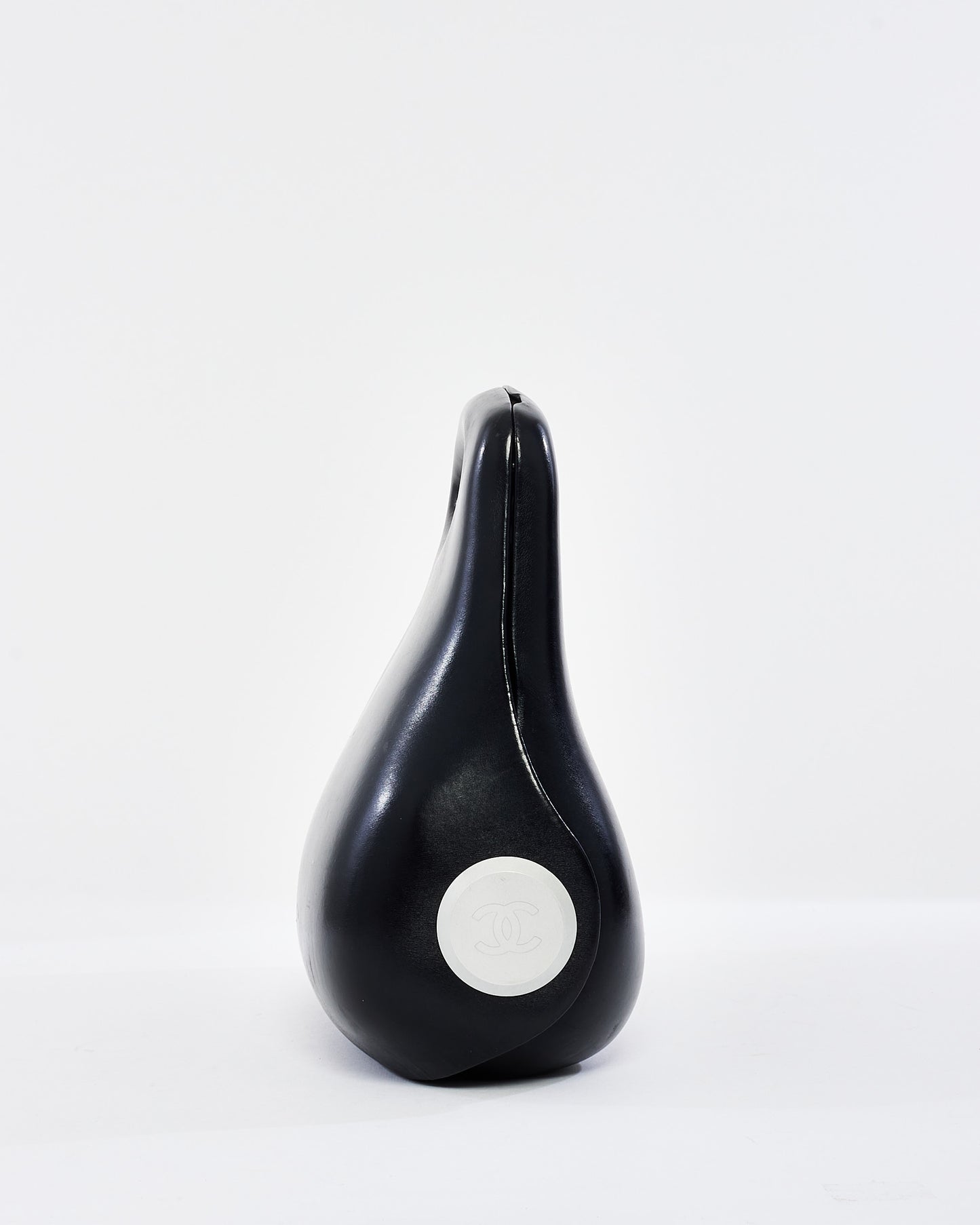 Sac bout à bout Millenium en cuir noir vintage Chanel en édition limitée