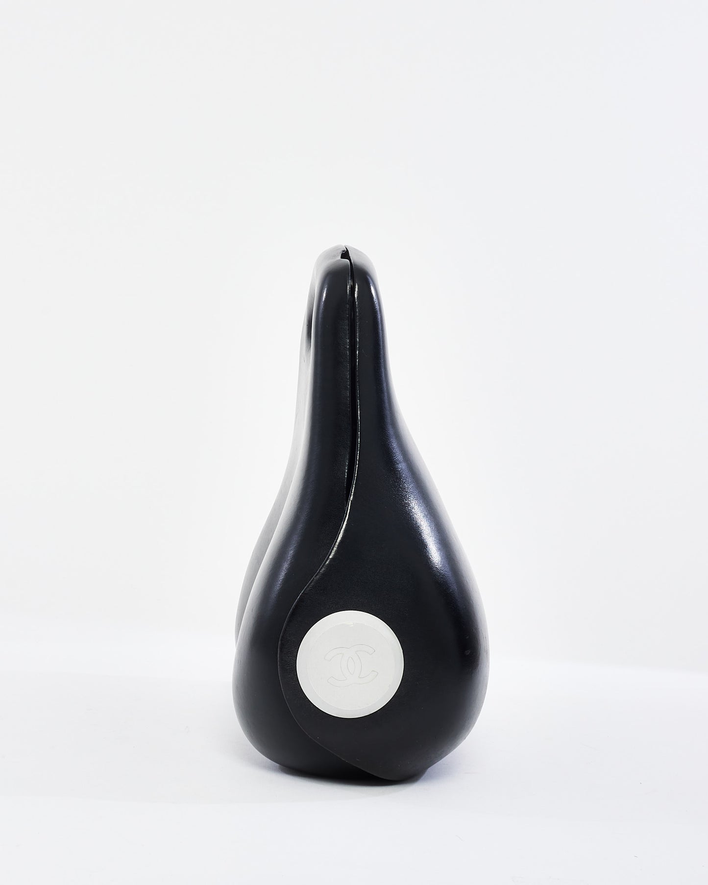 Sac bout à bout Millenium en cuir noir vintage Chanel en édition limitée