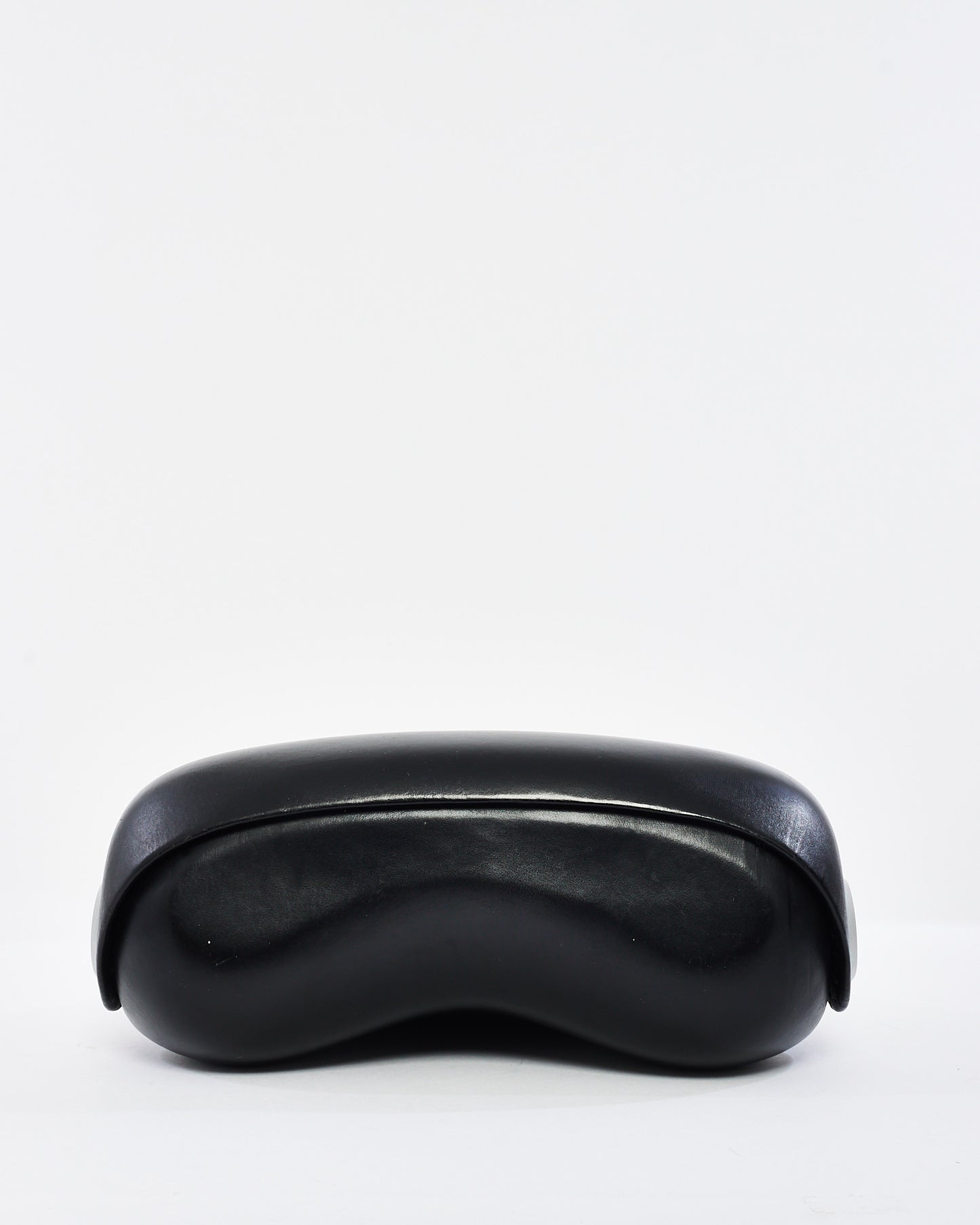 Sac bout à bout Millenium en cuir noir vintage Chanel en édition limitée