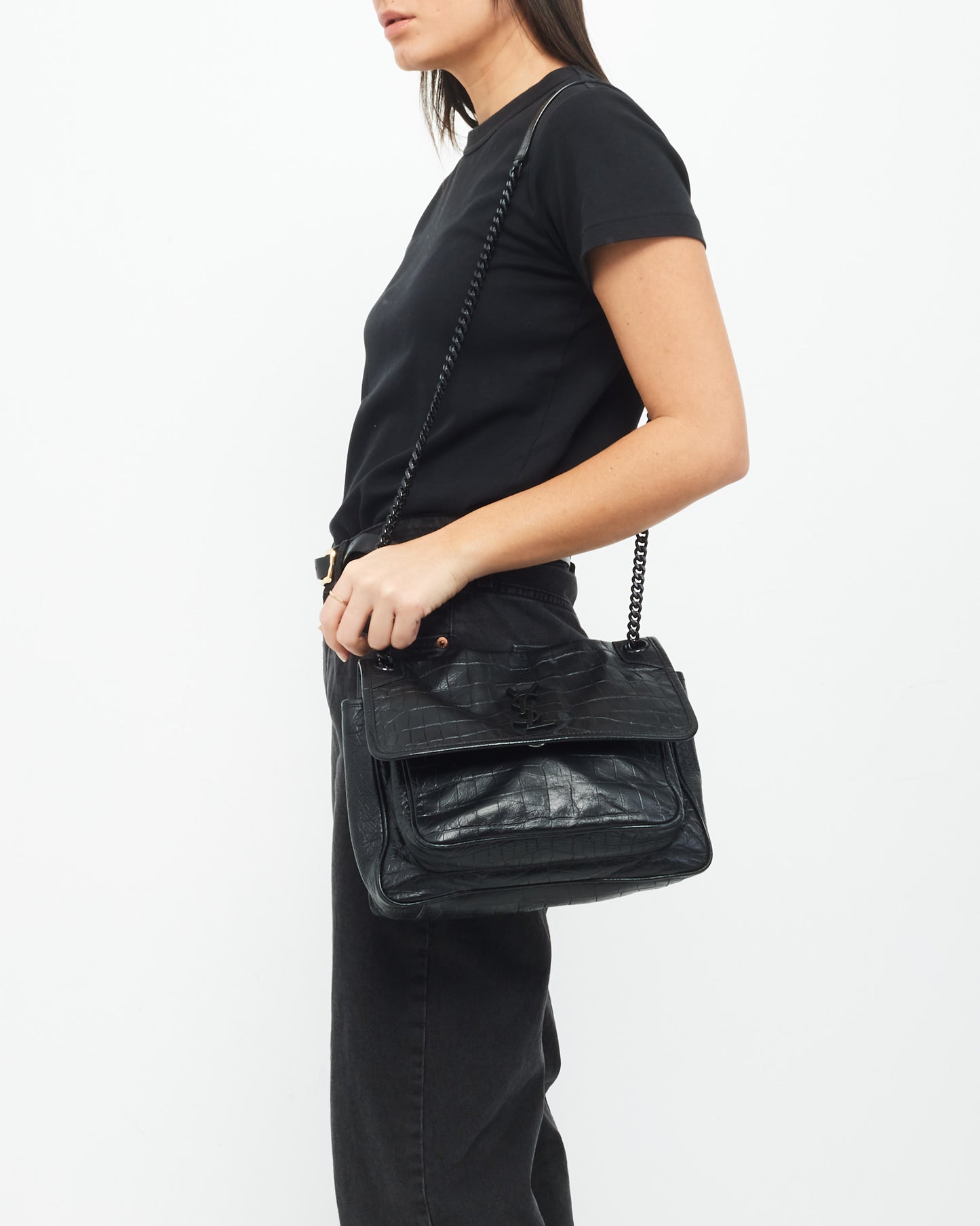 Saint Laurent Sac à bandoulière Nikki moyen noir mat en relief croco