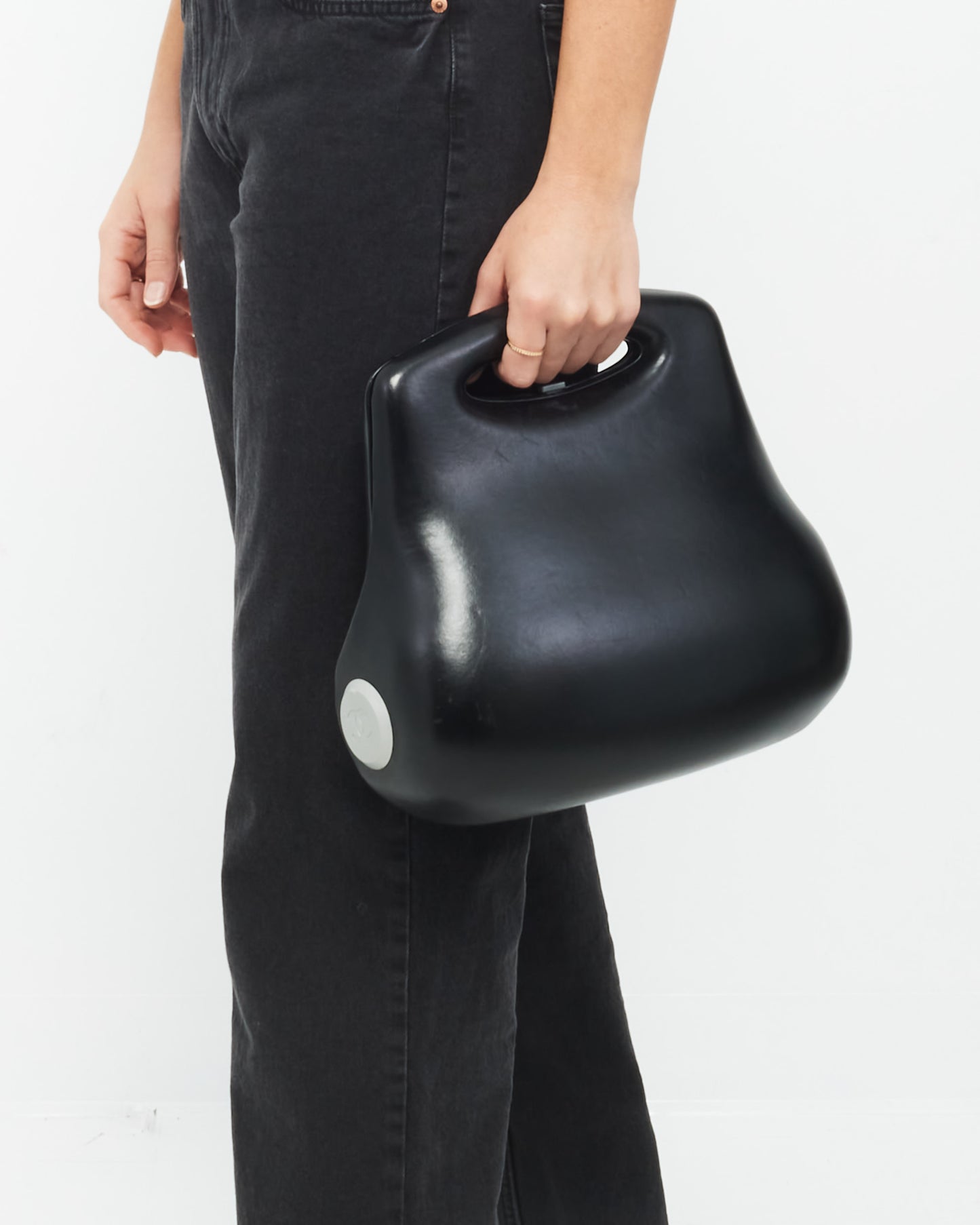 Sac bout à bout Millenium en cuir noir vintage Chanel en édition limitée