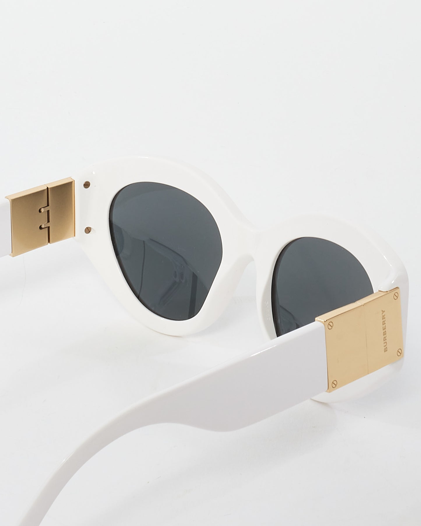 Burberry White Acetate Oversized Sunglasses B4361