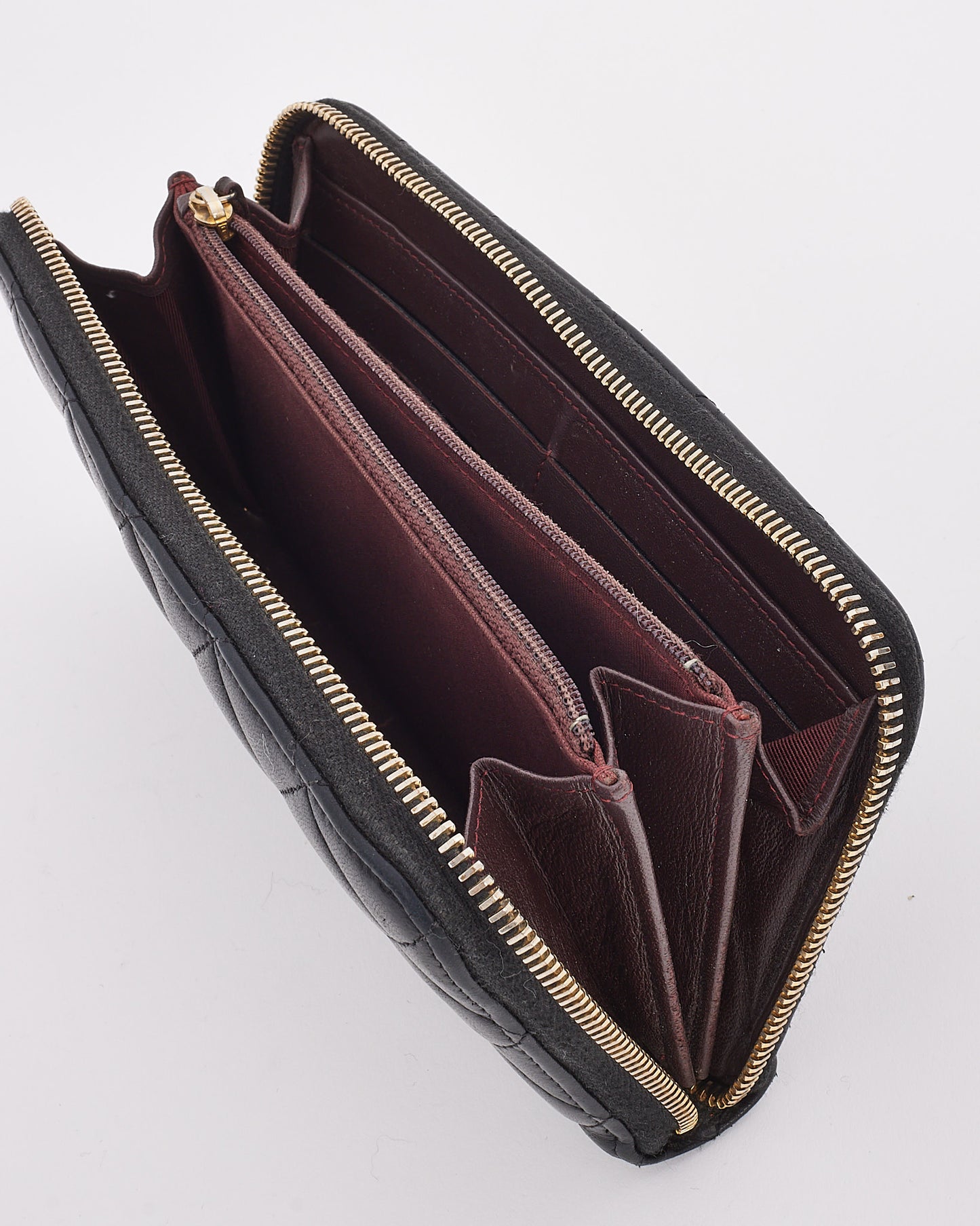 Portefeuille classique long en cuir matelassé noir Chanel