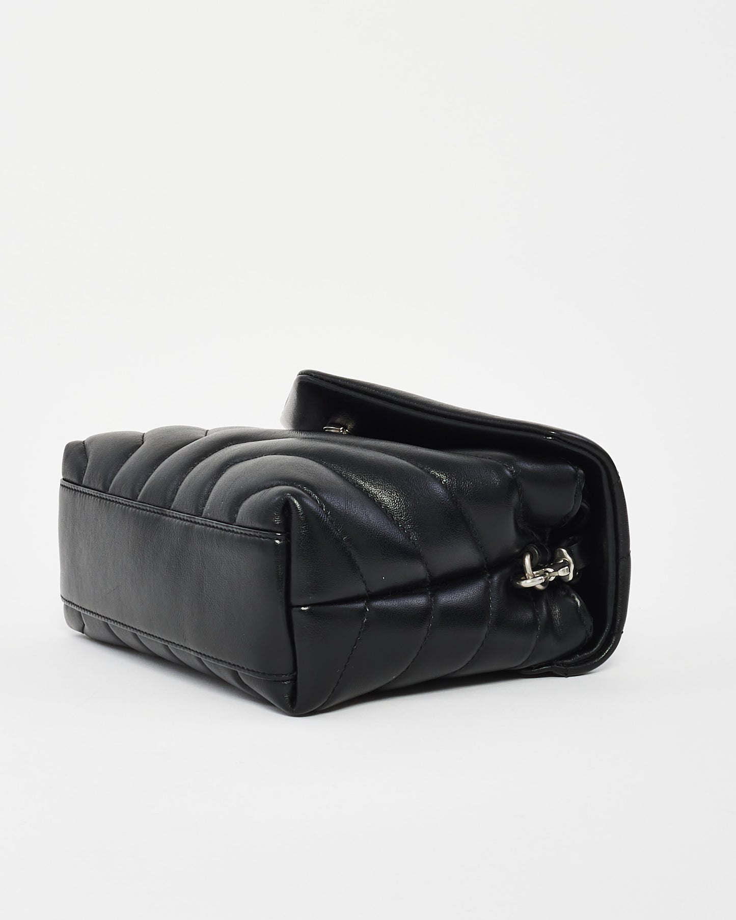 Saint Laurent Sac à bandoulière Toy Loulou en cuir matelassé noir Y avec détails argentés