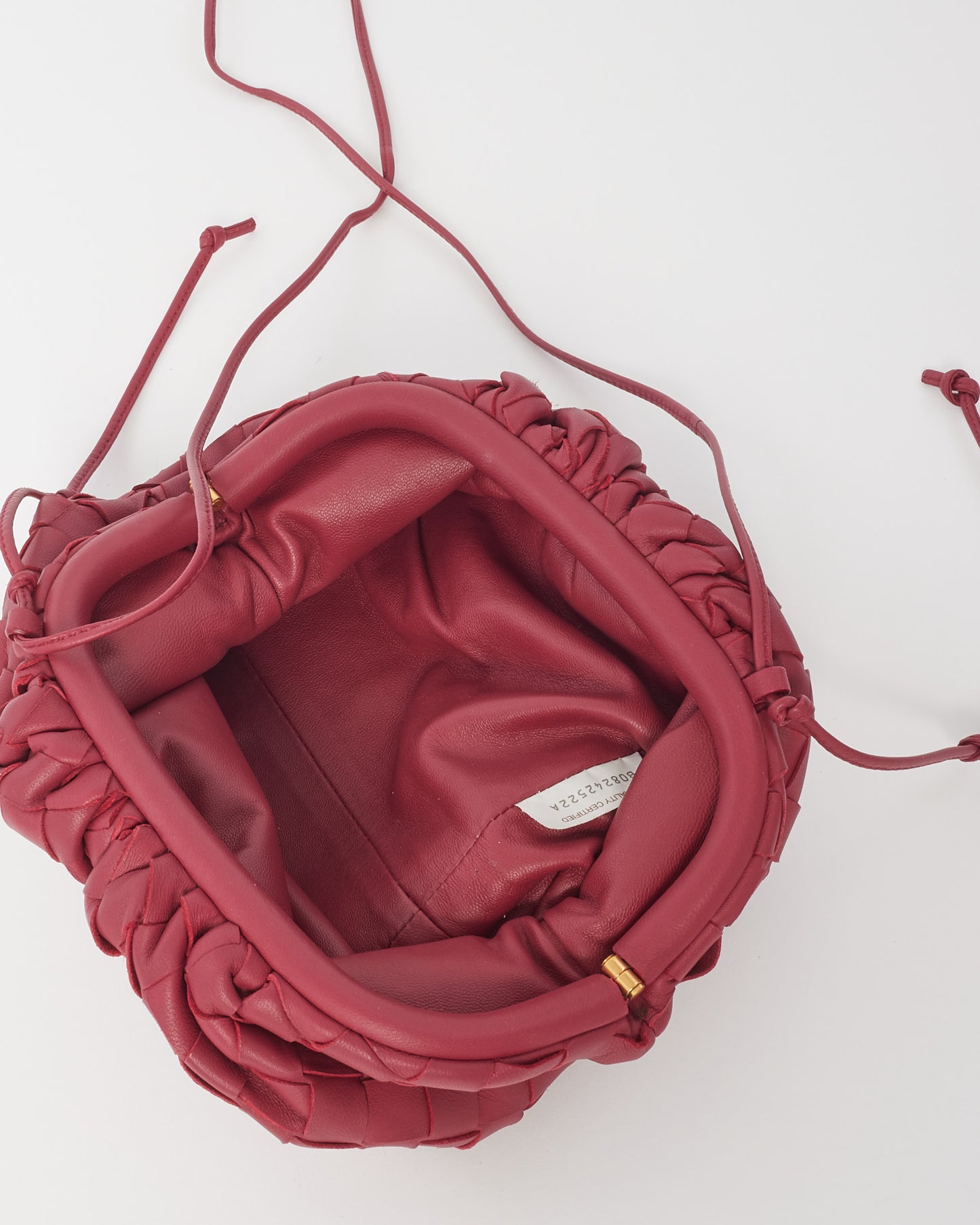 Bottega Veneta Sac bandoulière Mini Pouch Intrecciato Framboise