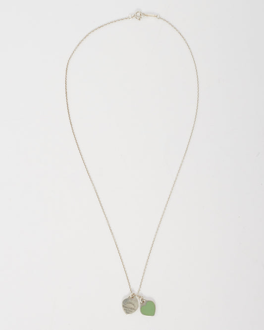 Tiffany &amp; Co. Collier pendentif en argent avec double étiquette en forme de cœur