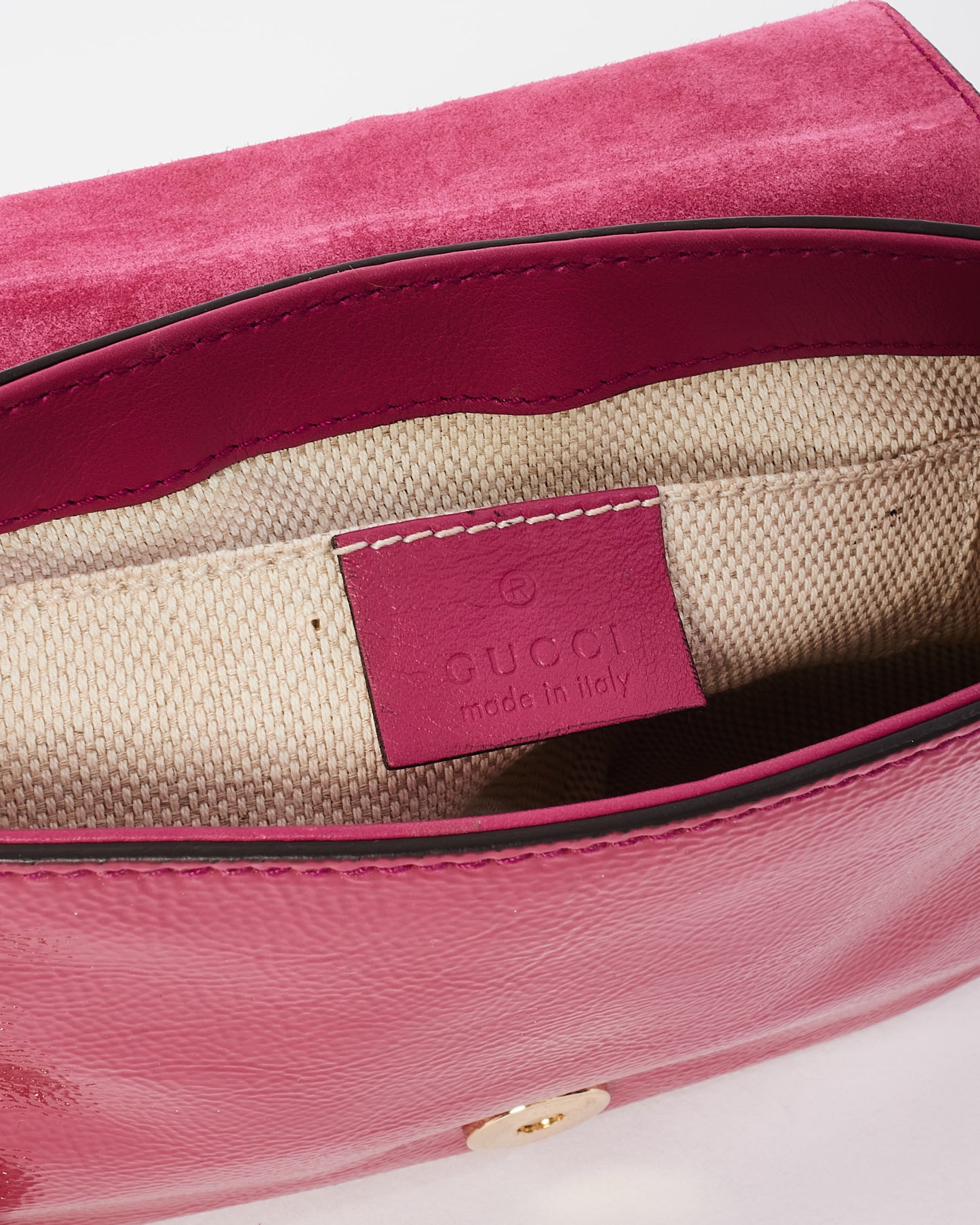 Petit sac à bandoulière à rabat avec chaîne Soho verni framboise Gucci