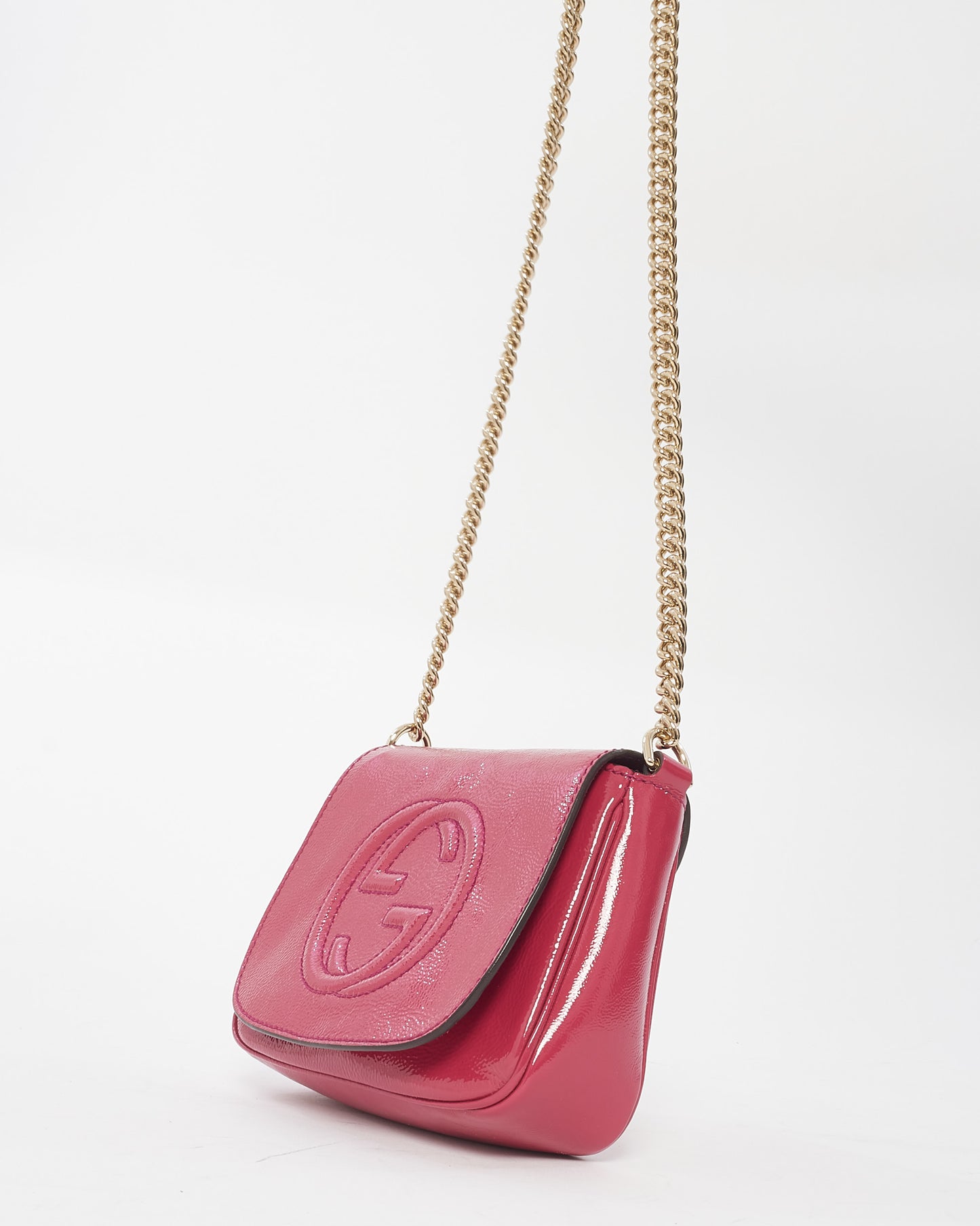 Petit sac à bandoulière à rabat avec chaîne Soho verni framboise Gucci