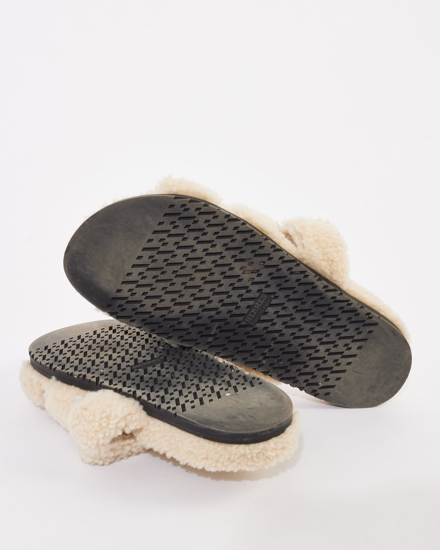 Hermès Ecru Shearling Chypre Sandals - 40