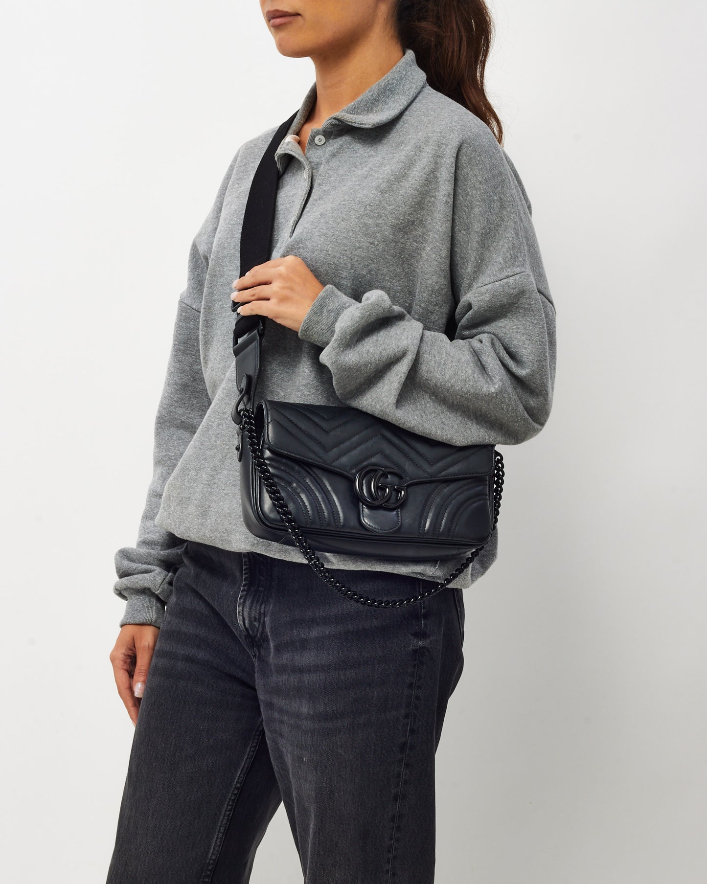 Gucci Black Chevron Matelassé Calfskin Leather Monochrome GG Marmont Crossbody Shoulder Bag