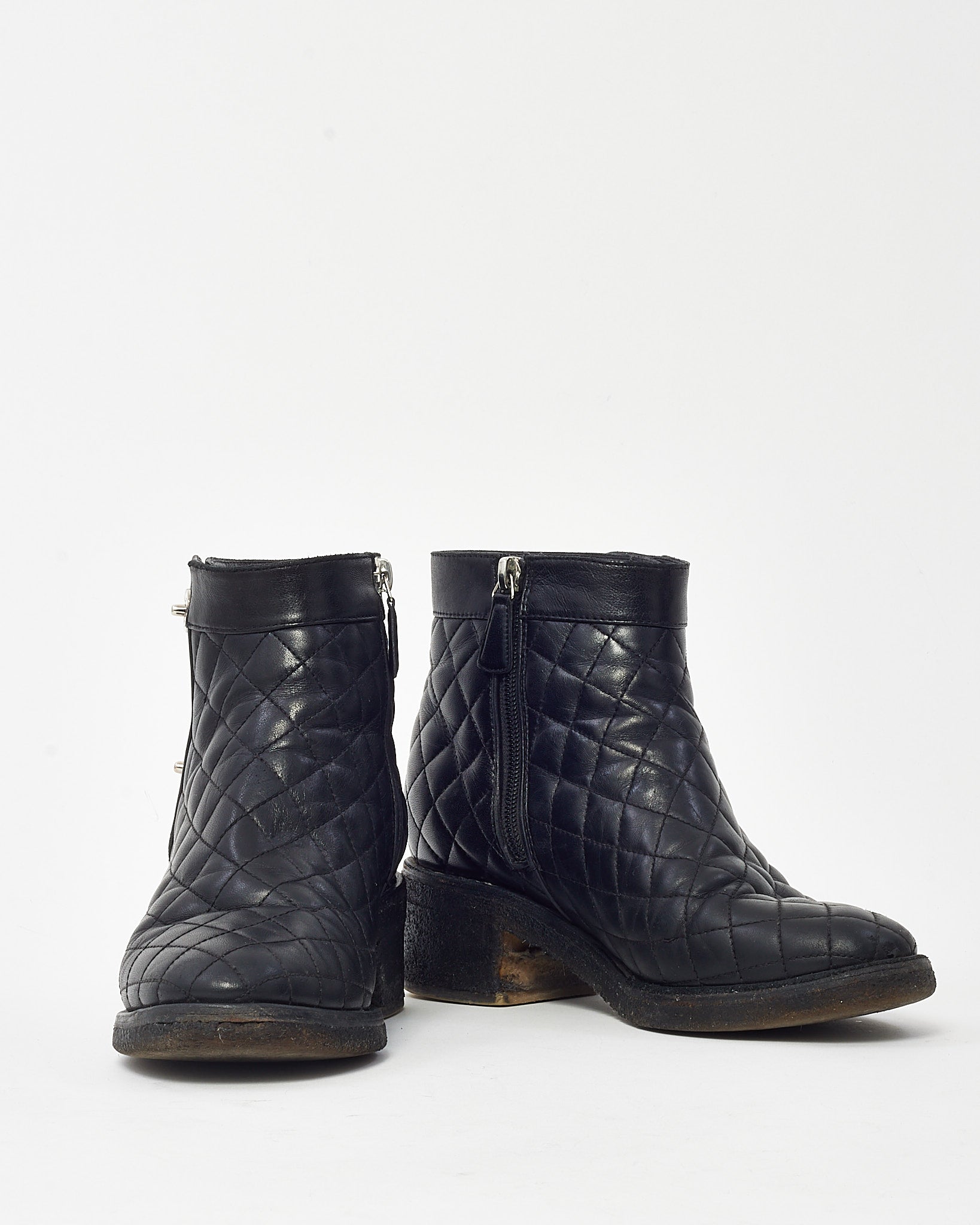 靴 CHANEL Quilted Leather CC Logo Boots Buy Chanel Black Quilted Leather CC Logo Short Zip Boots - 38