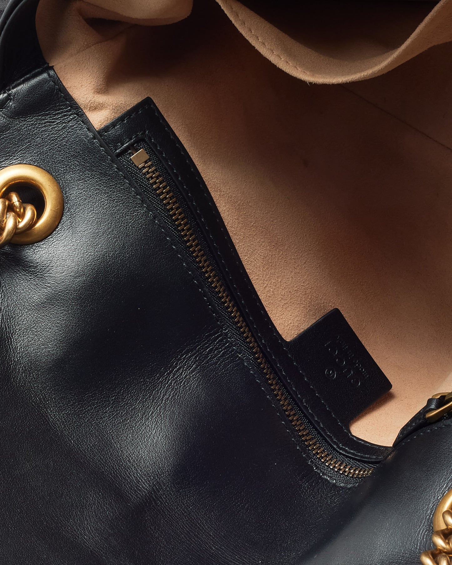 Gucci Black Matelassé Leather Medium GG Marmont Shoulder Bag