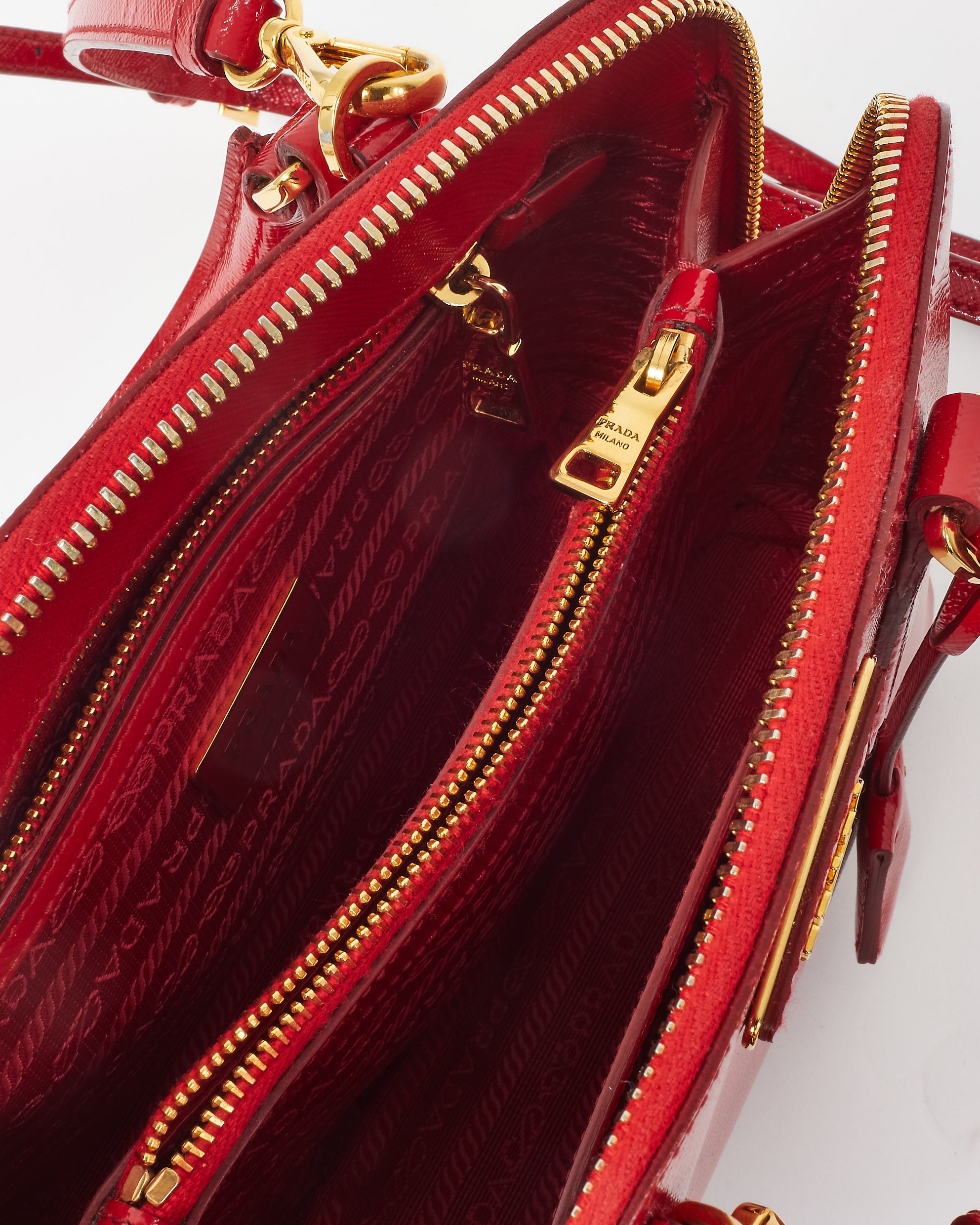 PRADAカナパレッド Buy Prada Red Patent Vernice Leather Small 