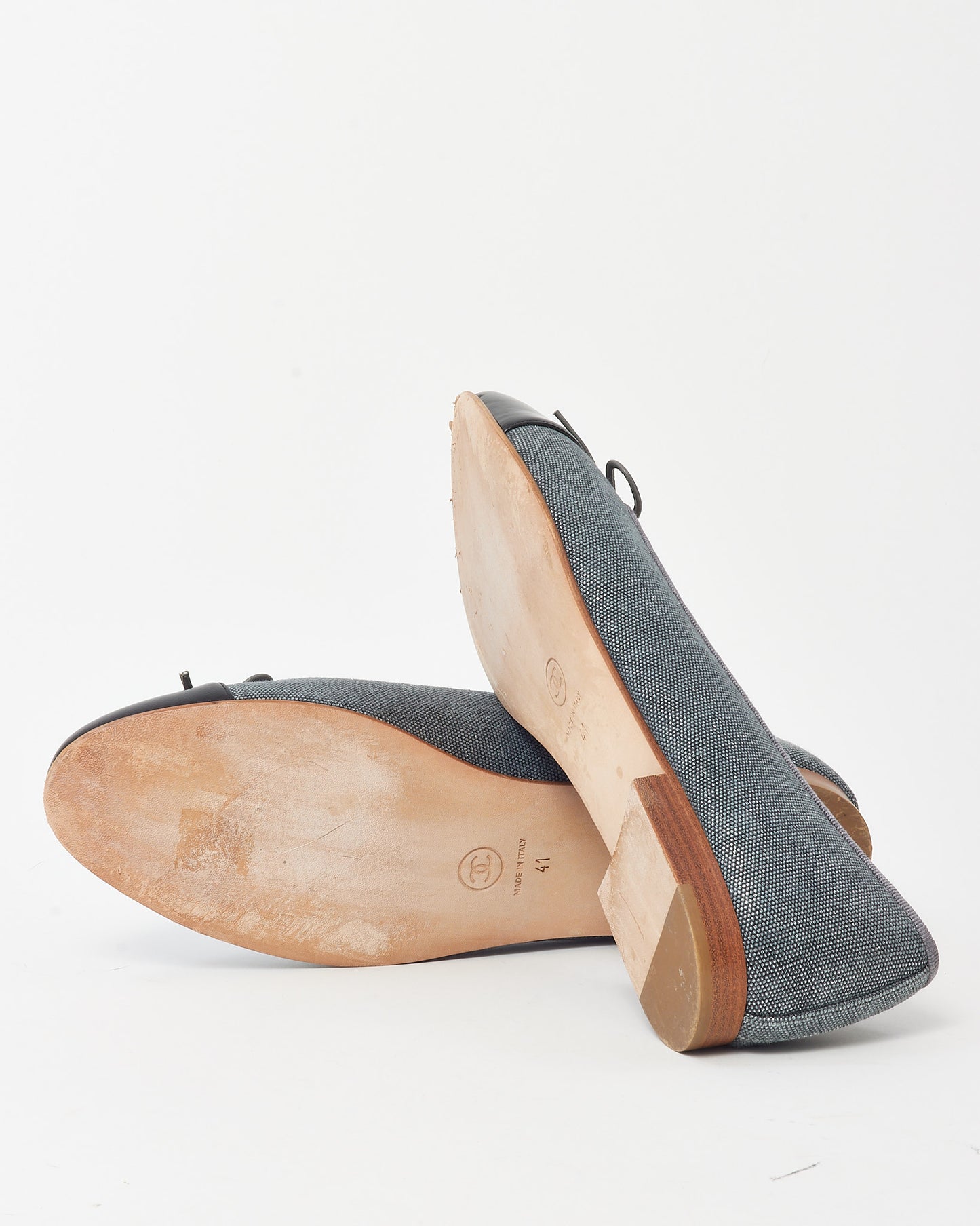 Chanel Blue Fabric & Black Leather CC Logo Cap-Toe Ballerina Flats - 41