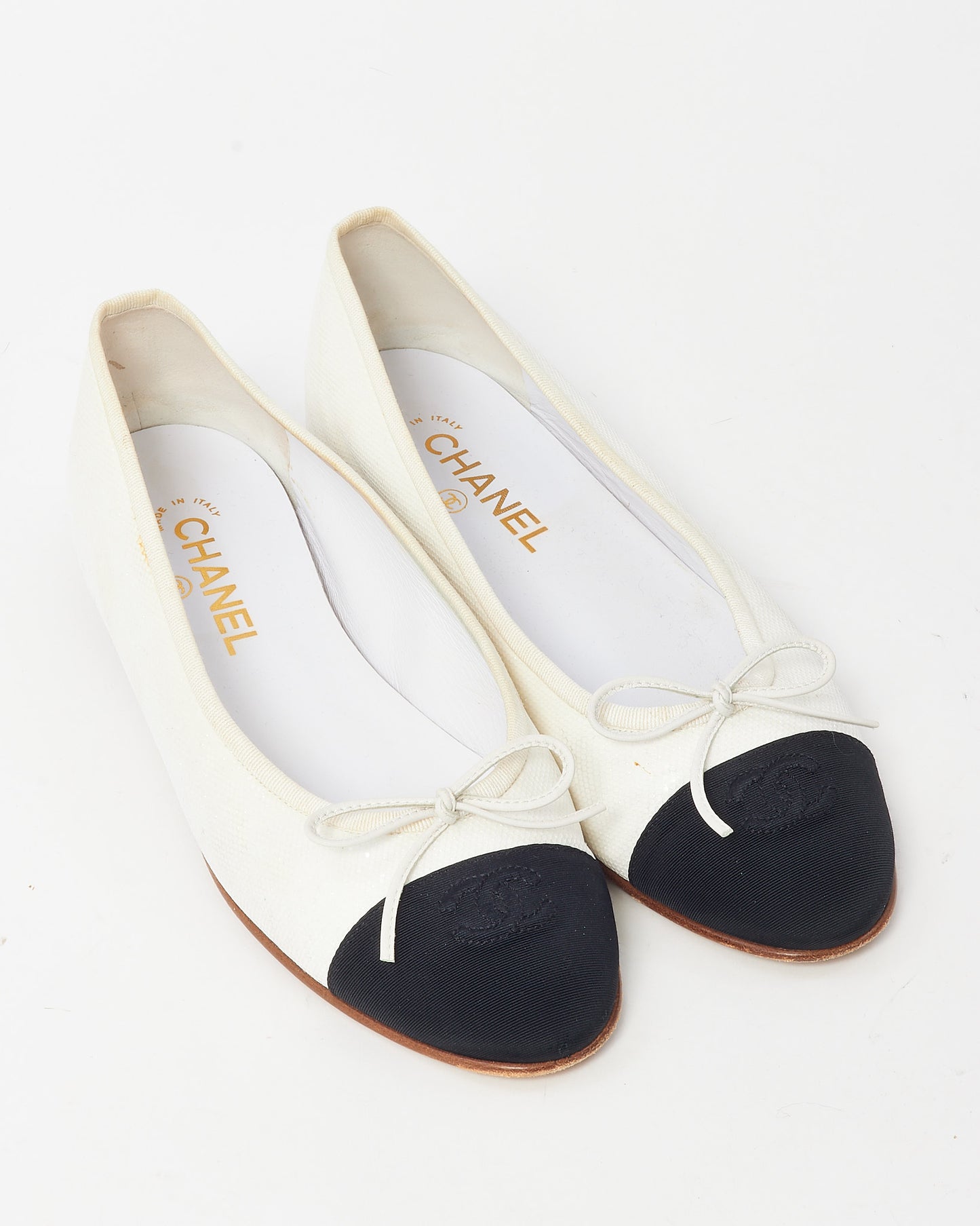 Chanel White Shimmery Fabric and Black Canvas CC Logo Cap-Toe Ballerina Flats - 41