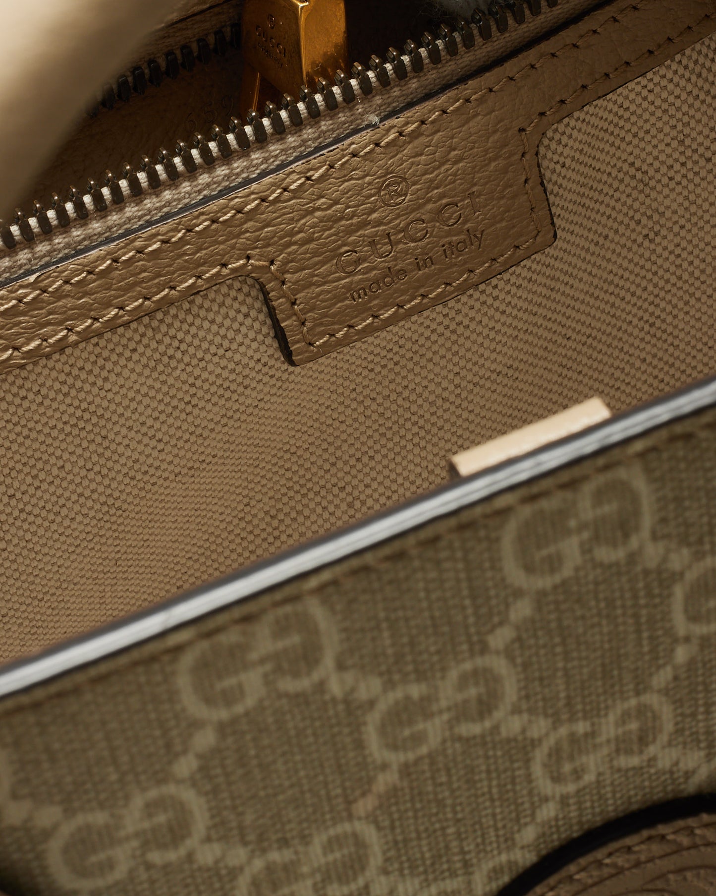 Gucci Beige & White GG Monogram Supreme Coated Canvas Small Retro Interlocking G Tote Bag with Strap