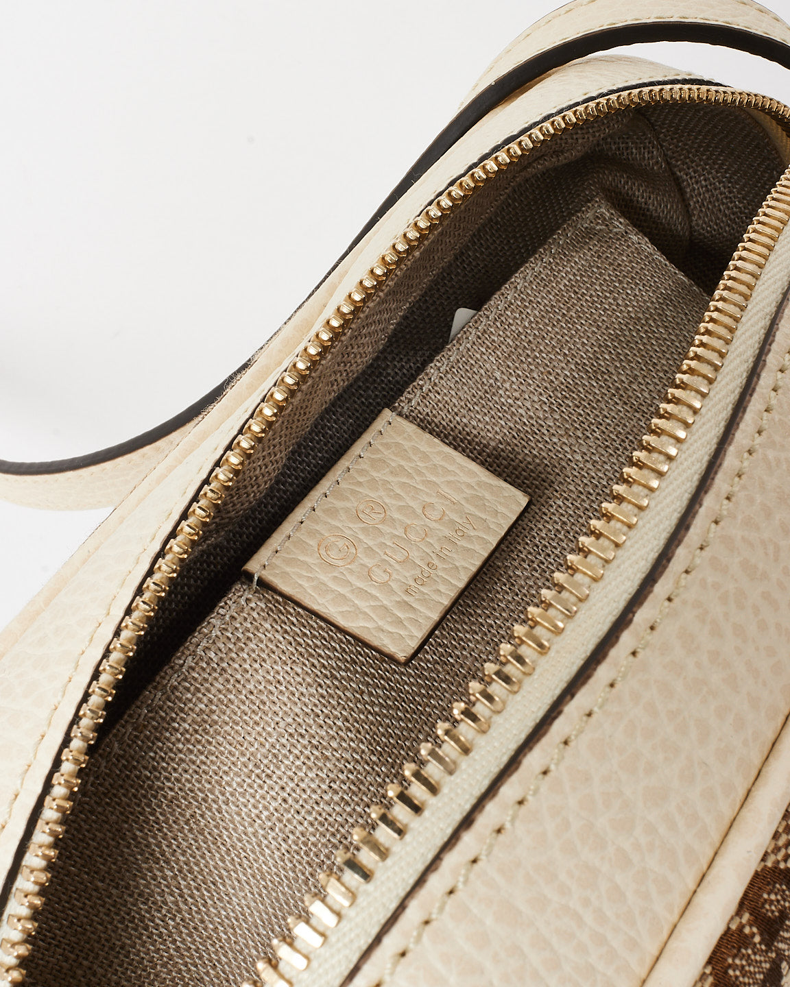 Gucci White Leather & Beige GG Monogram Canvas Bree Camera Bag