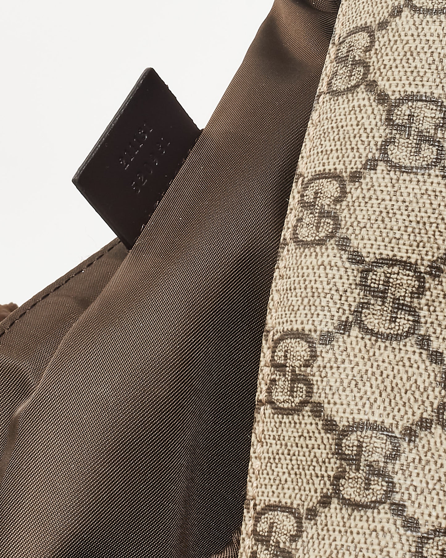 Gucci Beige & Ebony GG Monogram Supreme Coated Canvas Medium Diaper Bag