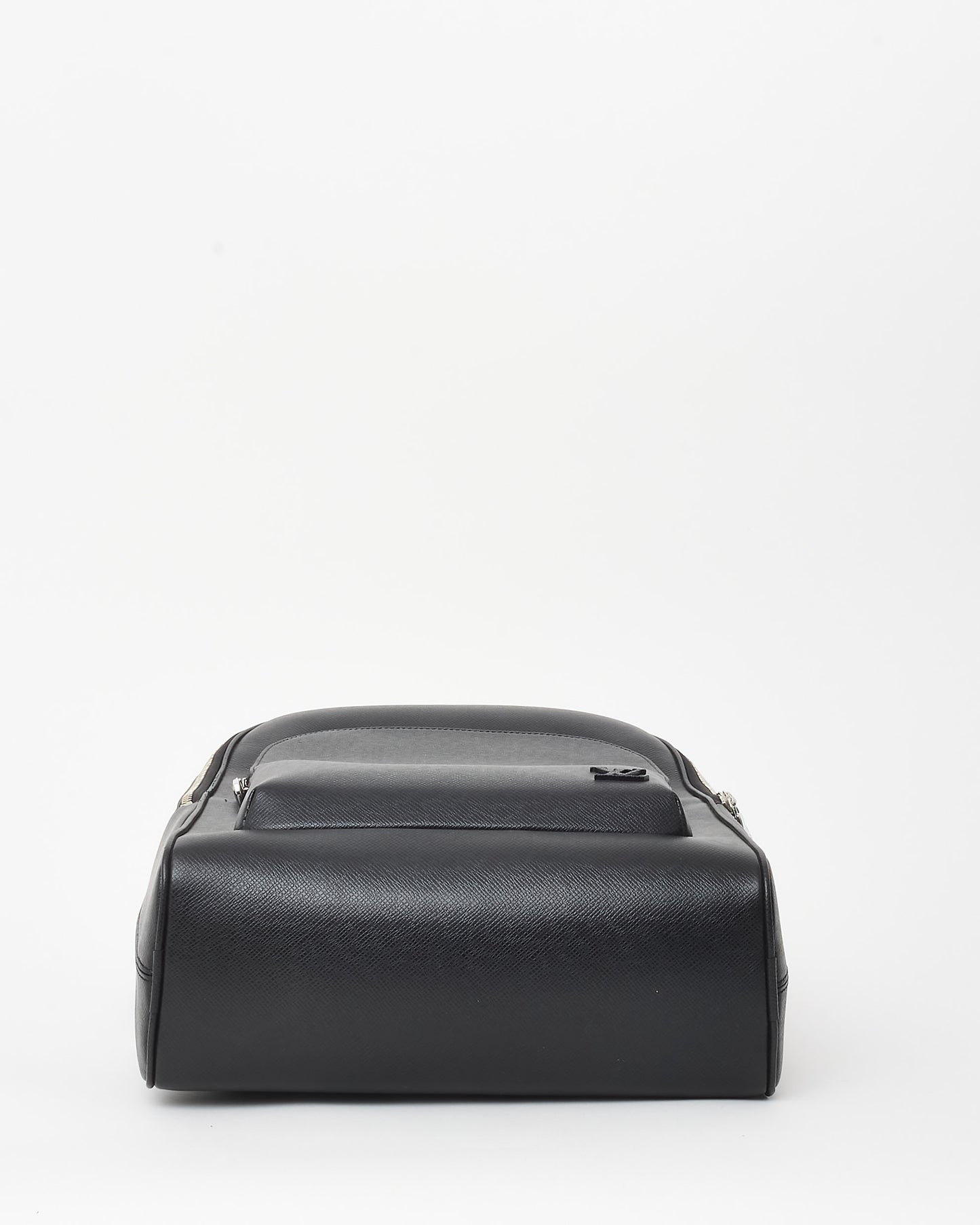 Louis Vuitton Black Taiga Leather Avenue Backpack