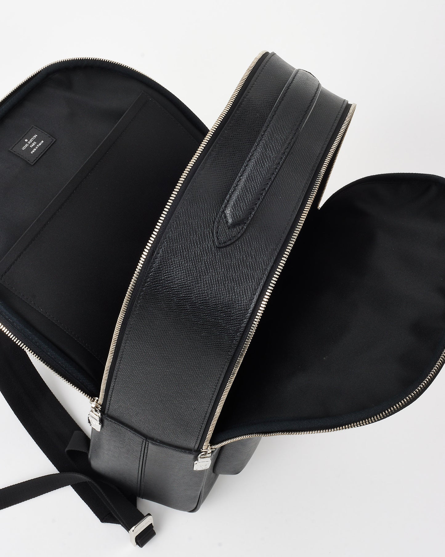 Louis Vuitton Black Taiga Leather Avenue Backpack