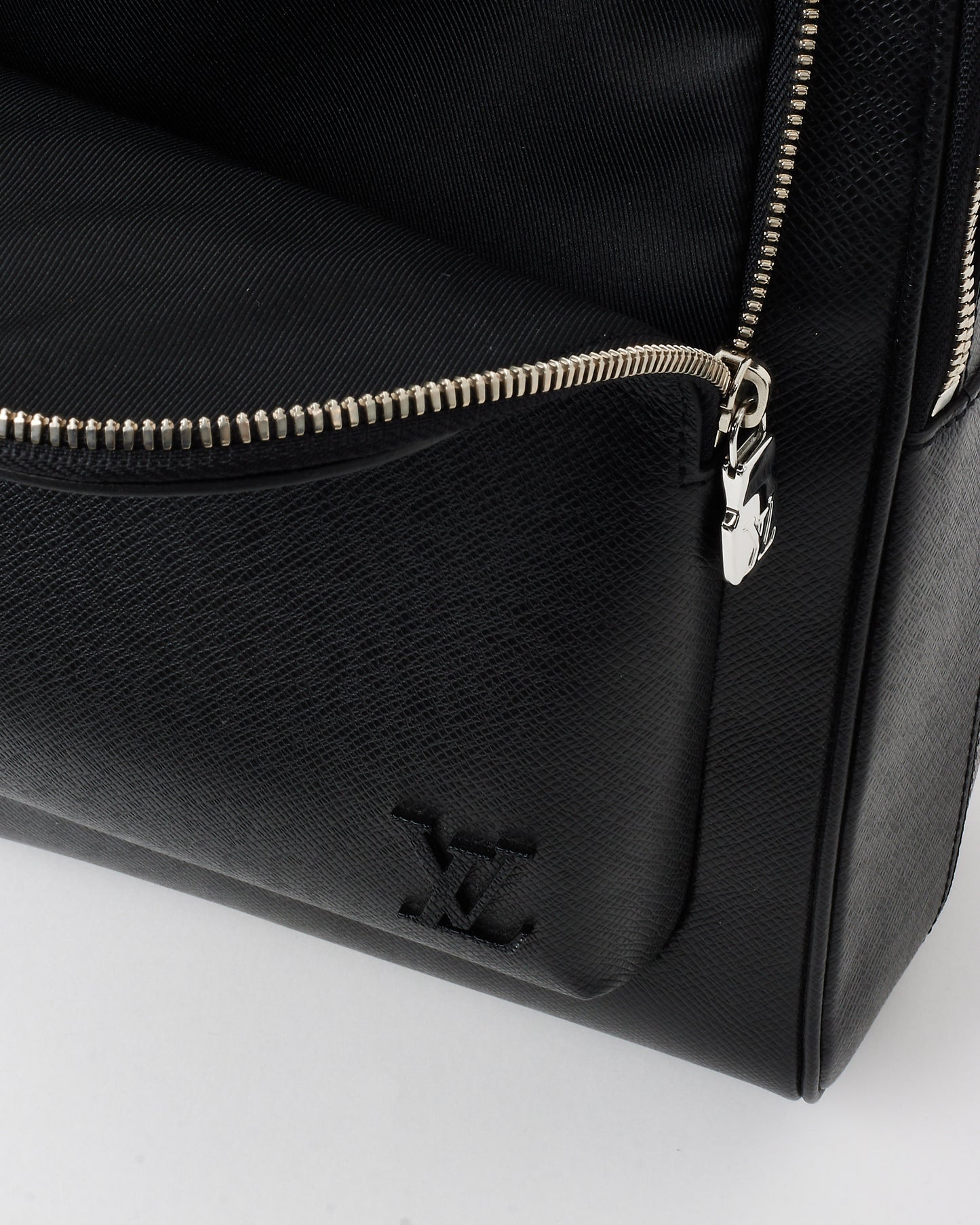 Louis Vuitton Black Taiga Leather Avenue Backpack