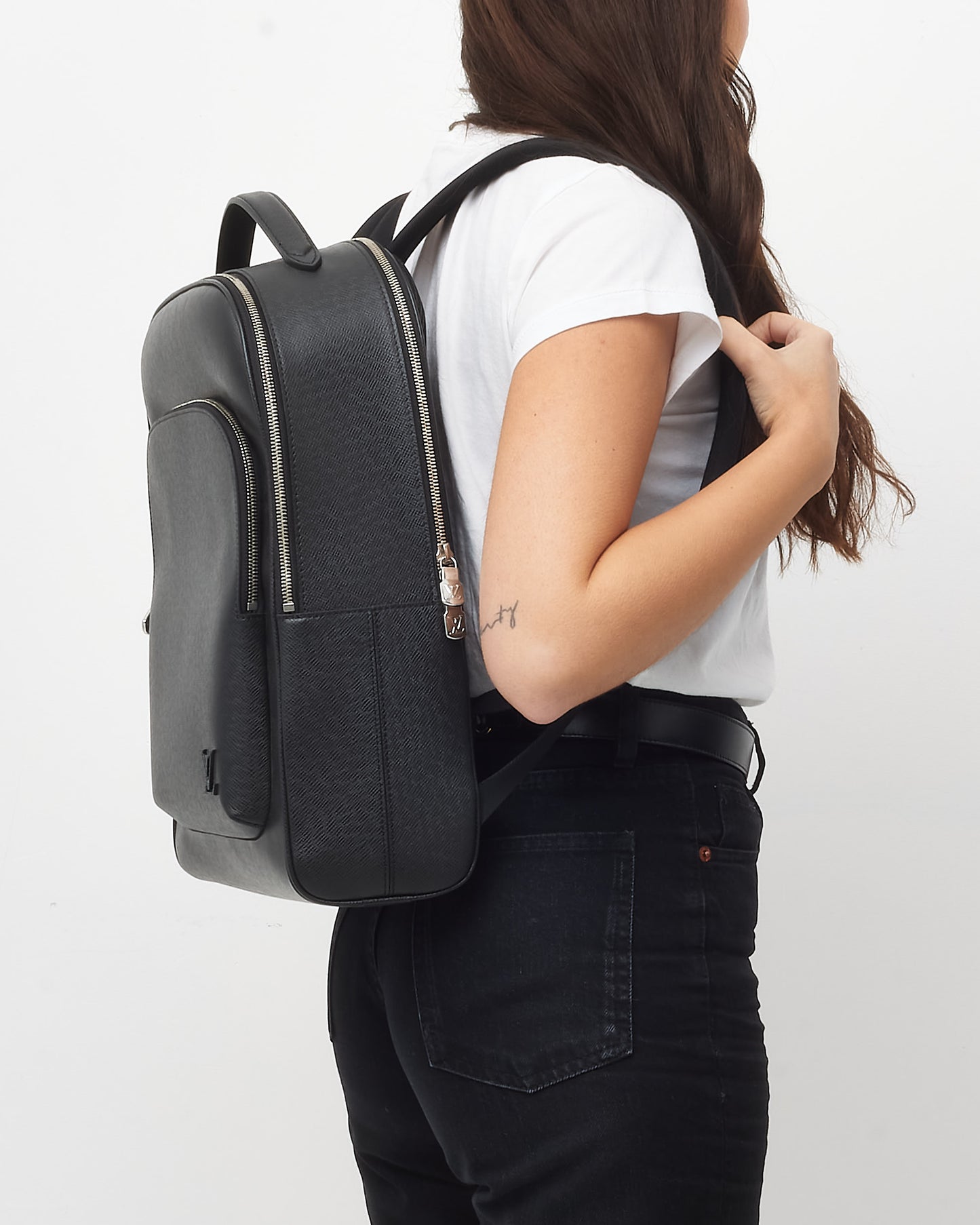 Louis Vuitton Black Taiga Leather Avenue Backpack