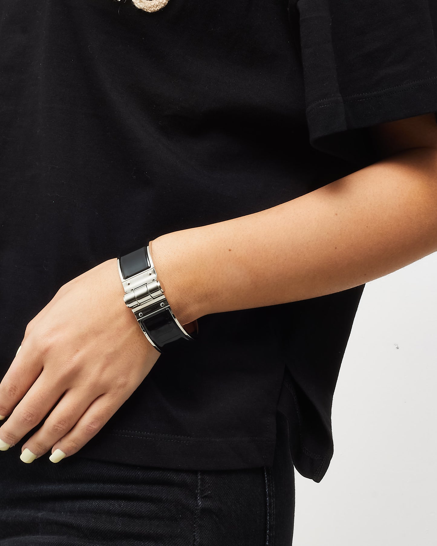 Hermès Silver and Black Enamel Wide Hinged Cuff Bracelet - M