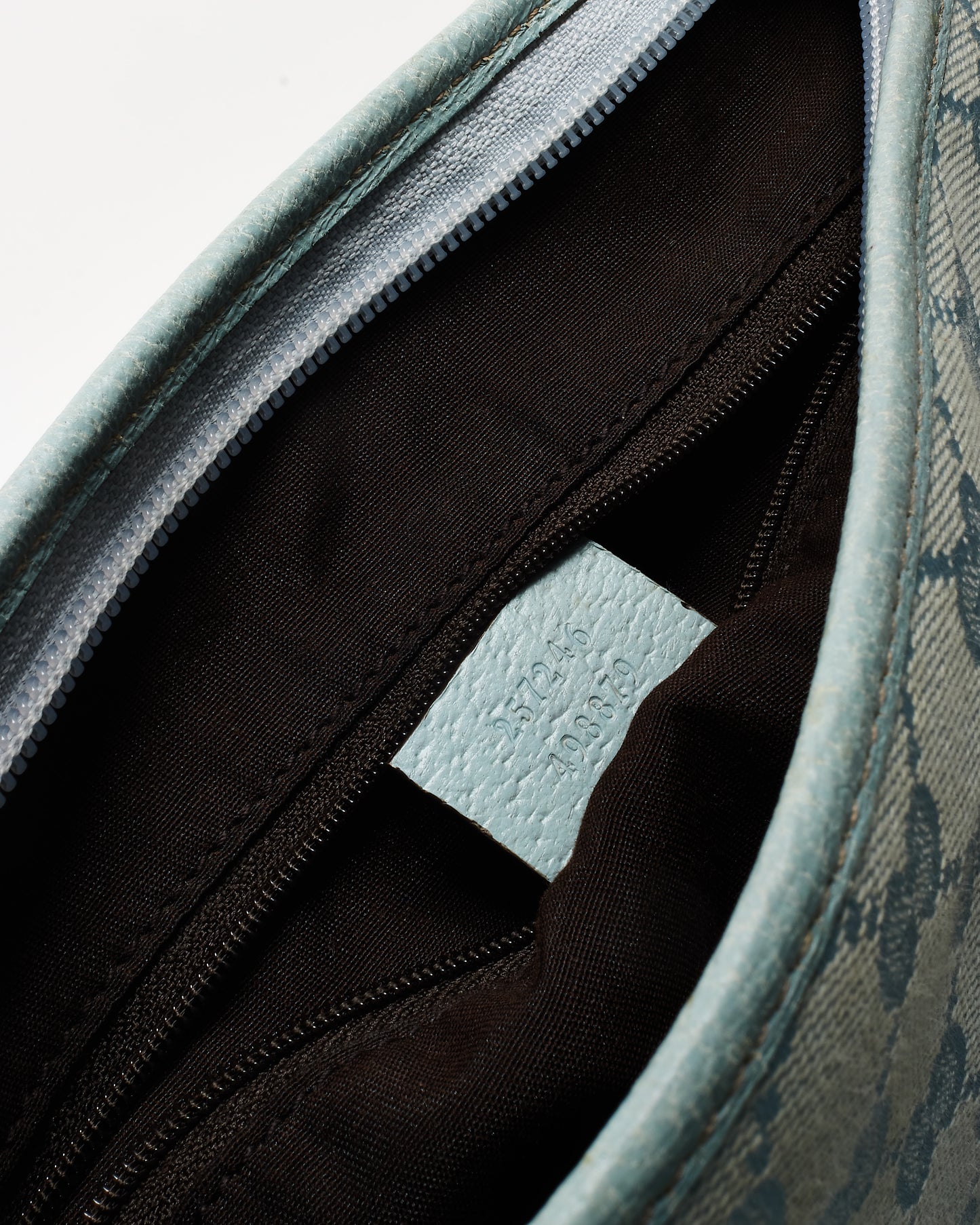 Sac Gucci Bandoulière Plat Monogramme GG en Toile Bleu Clair