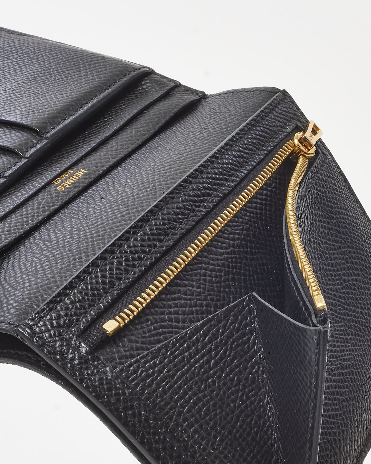 Petit sac Caro en cuir gris (pierre) Dior avec détails dorés