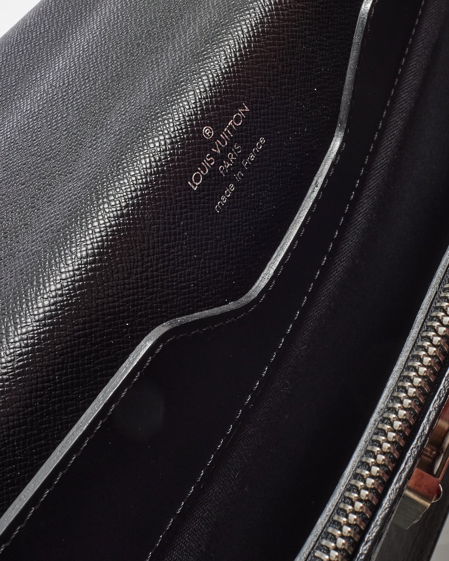 Louis Vuitton Black Taiga Leather Robusto 1 Briefcase