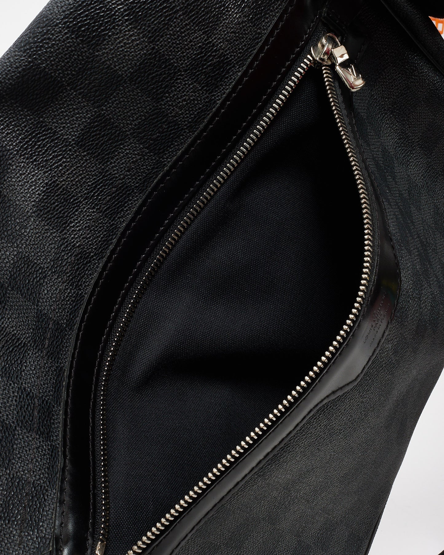 Louis Vuitton Black Damier Graphite Daniel MM Messenger Bag