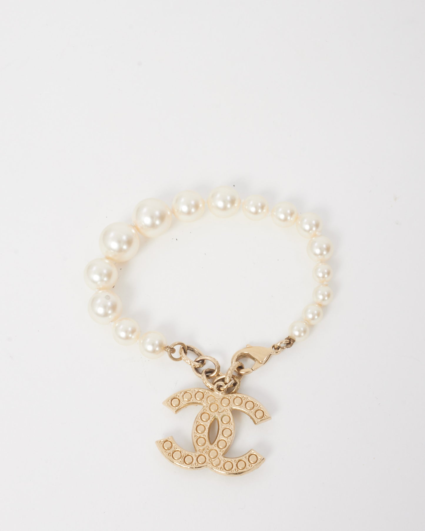 Chanel White Pearl and Gold CC Pearl Logo Charm Bracelet