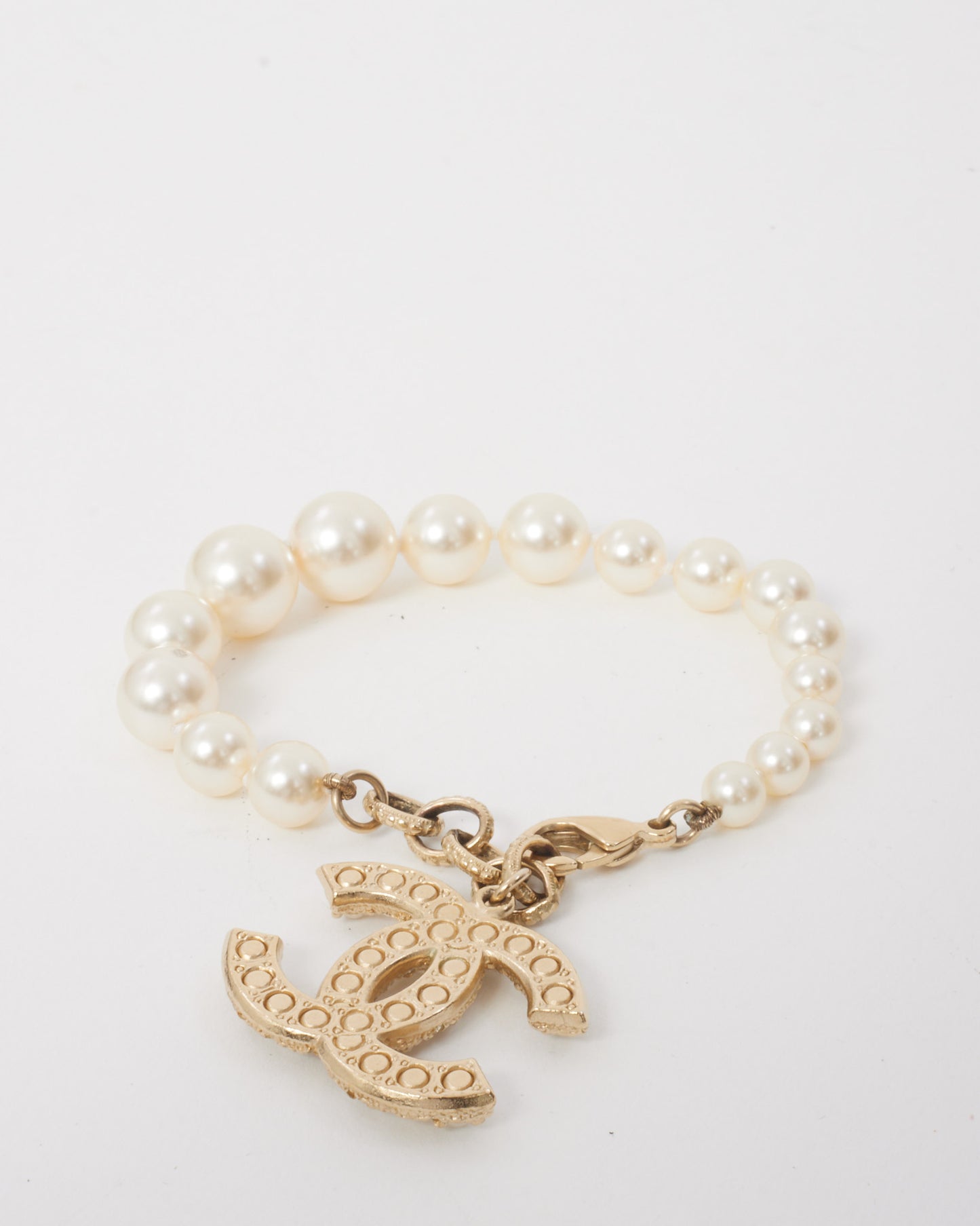 Chanel White Pearl and Gold CC Pearl Logo Charm Bracelet