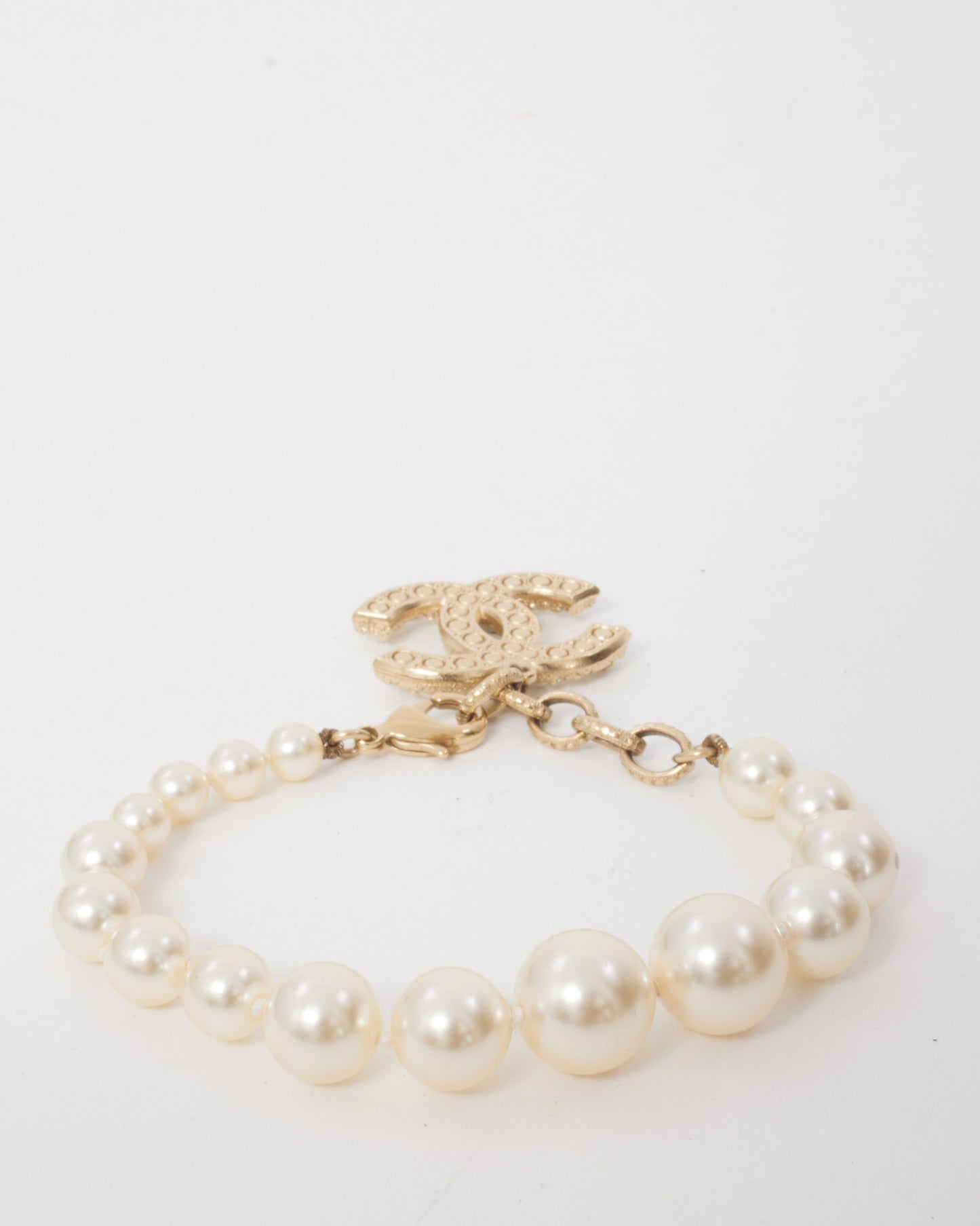 Chanel White Pearl and Gold CC Pearl Logo Charm Bracelet