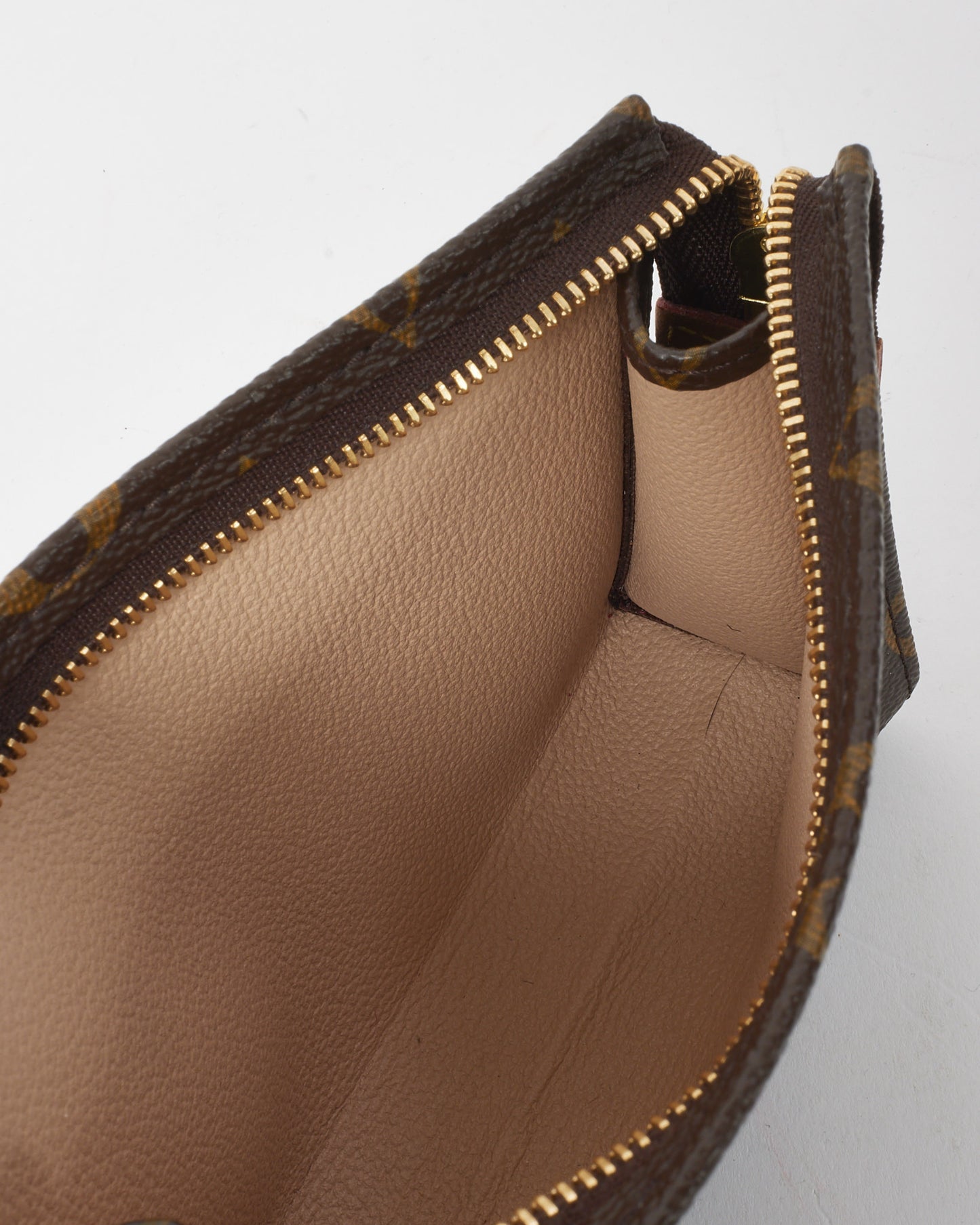 Louis Vuitton Monogram Coated Canvas Toiletry 15 Pouch